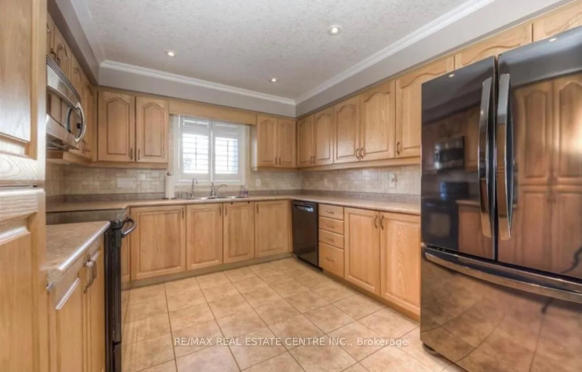 Photo 5 of 456 Thomas Slee Drive, Kitchener — HOMEH
