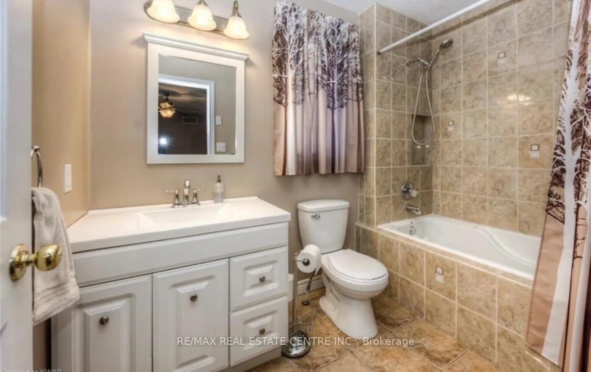 Photo 8 of 456 Thomas Slee Drive, Kitchener — HOMEH