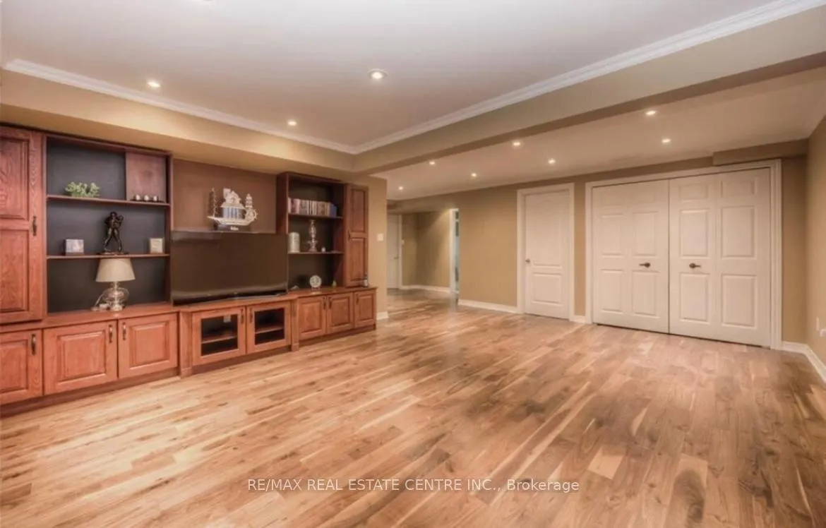 Photo 12 of 456 Thomas Slee Drive, Kitchener — HOMEH