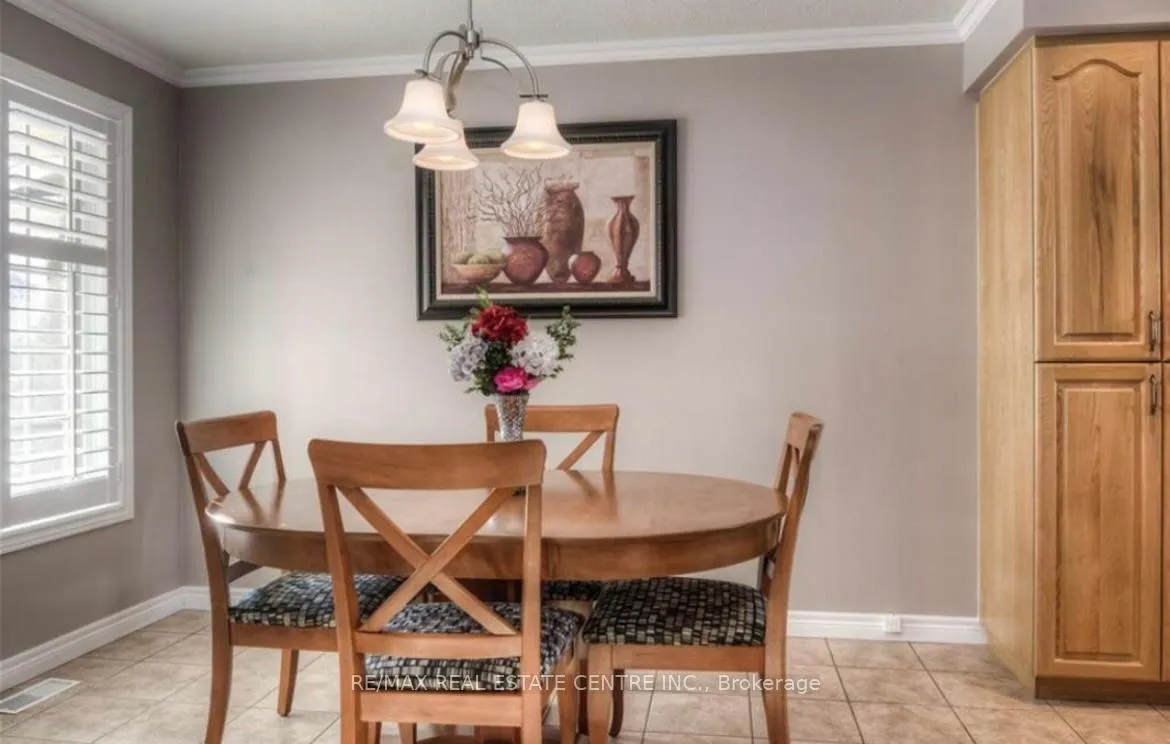 Photo 13 of 456 Thomas Slee Drive, Kitchener — HOMEH