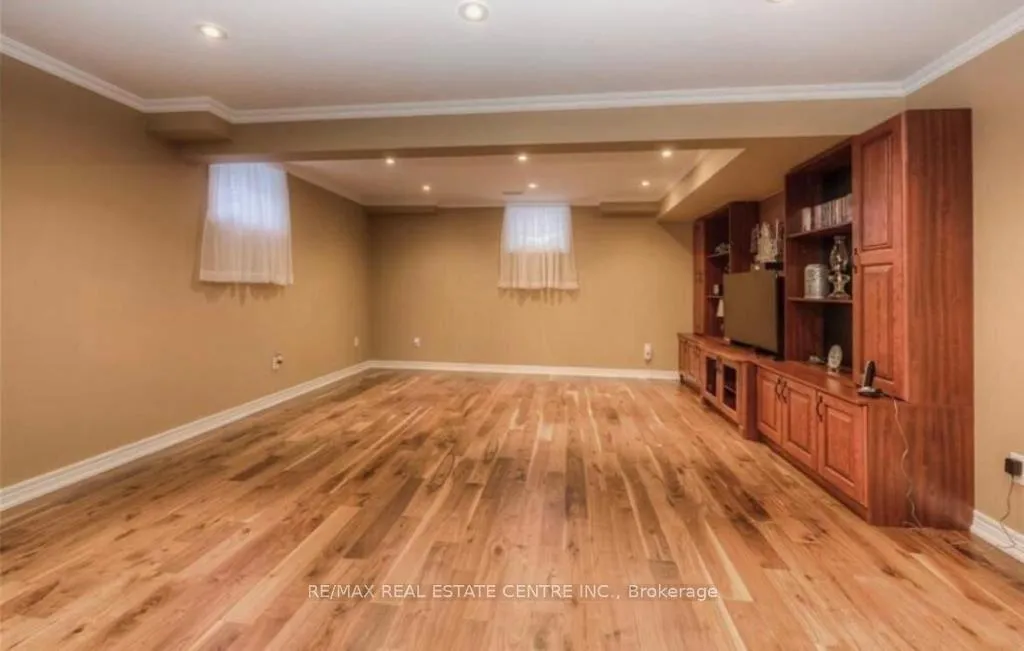 Photo 15 of 456 Thomas Slee Drive, Kitchener — HOMEH