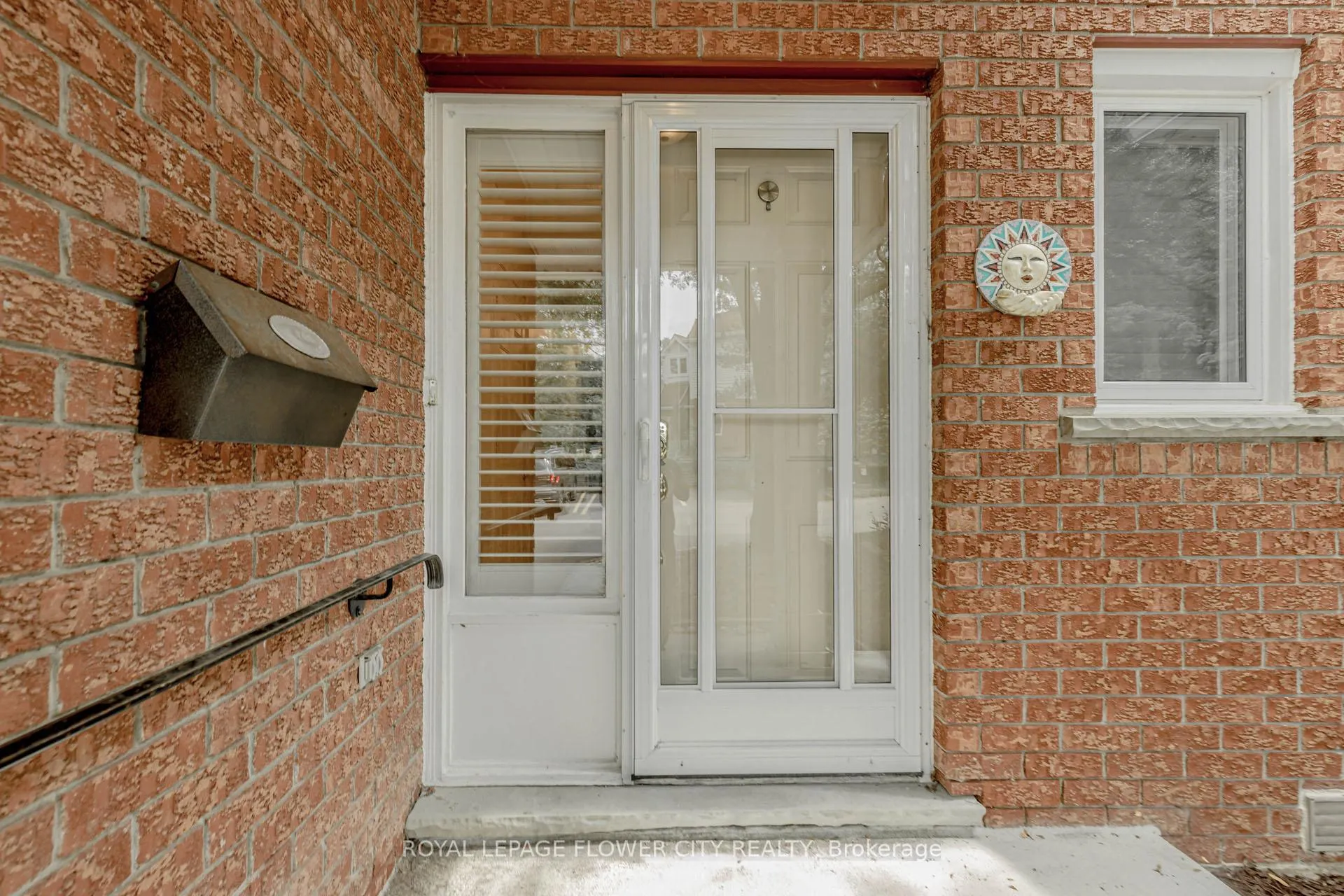 Photo 3 of Unit 4, 523 Beechwood Drive, Waterloo — HOMEH