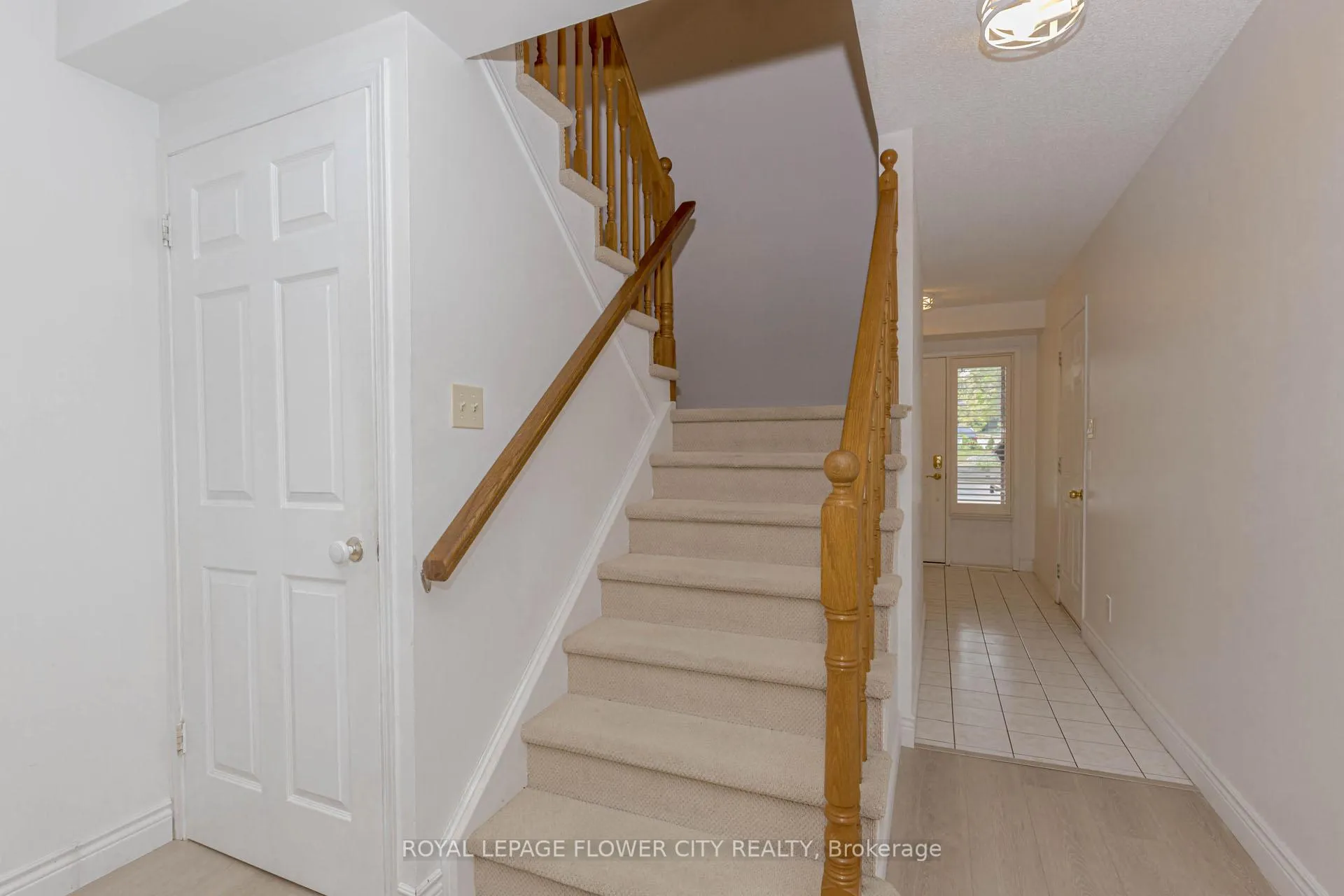 Photo 5 of Unit 4, 523 Beechwood Drive, Waterloo — HOMEH