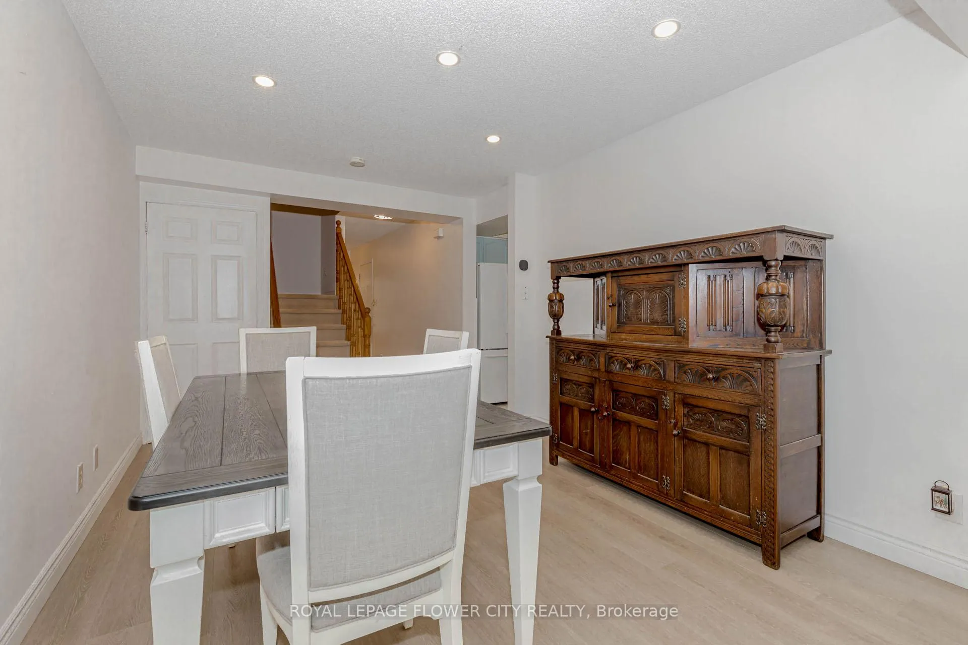 Photo 7 of Unit 4, 523 Beechwood Drive, Waterloo — HOMEH
