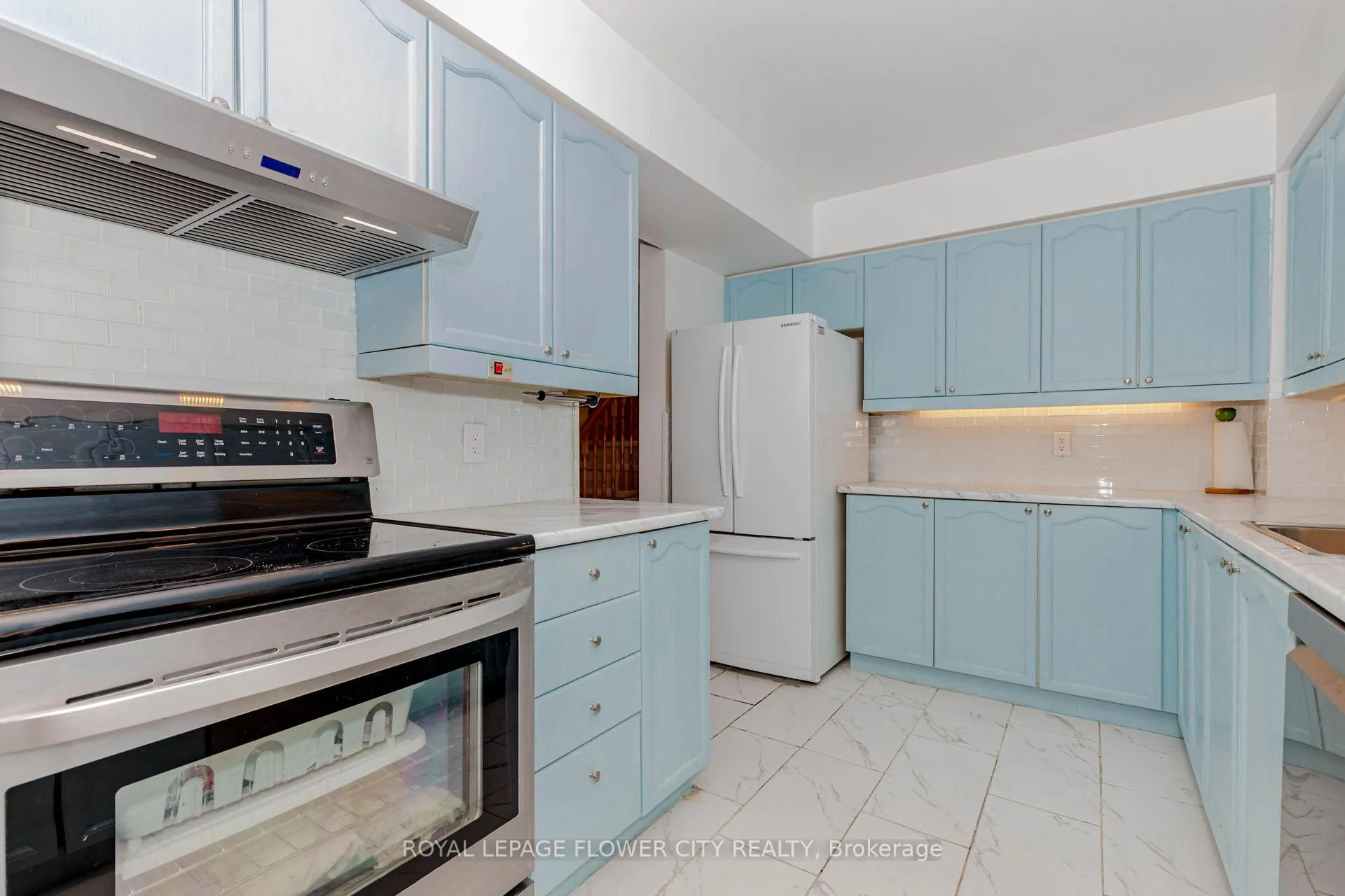 Photo 15 of Unit 4, 523 Beechwood Drive, Waterloo — HOMEH