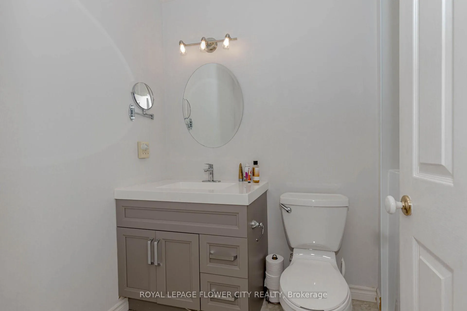 Photo 27 of Unit 4, 523 Beechwood Drive, Waterloo — HOMEH