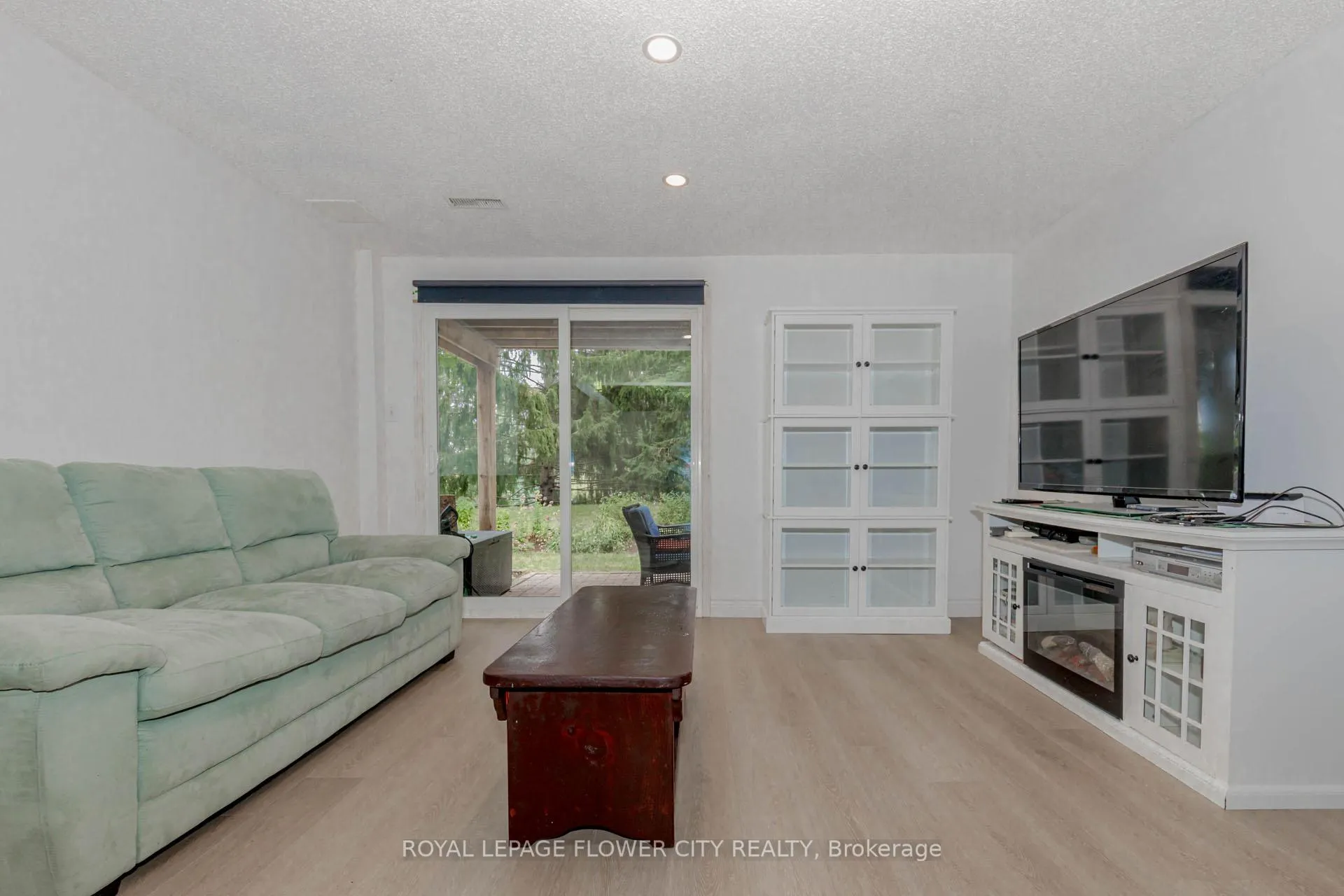 Photo 37 of Unit 4, 523 Beechwood Drive, Waterloo — HOMEH