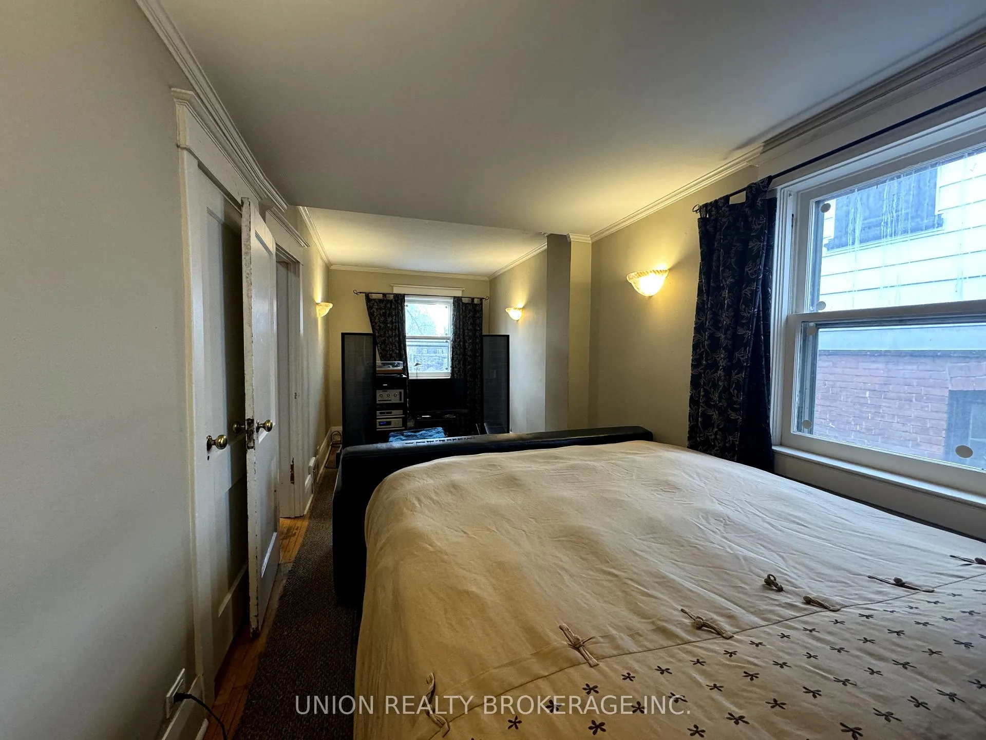 Photo 9 of Unit Upper, 334 Lee Avenue, Toronto, The Beaches — HOMEH