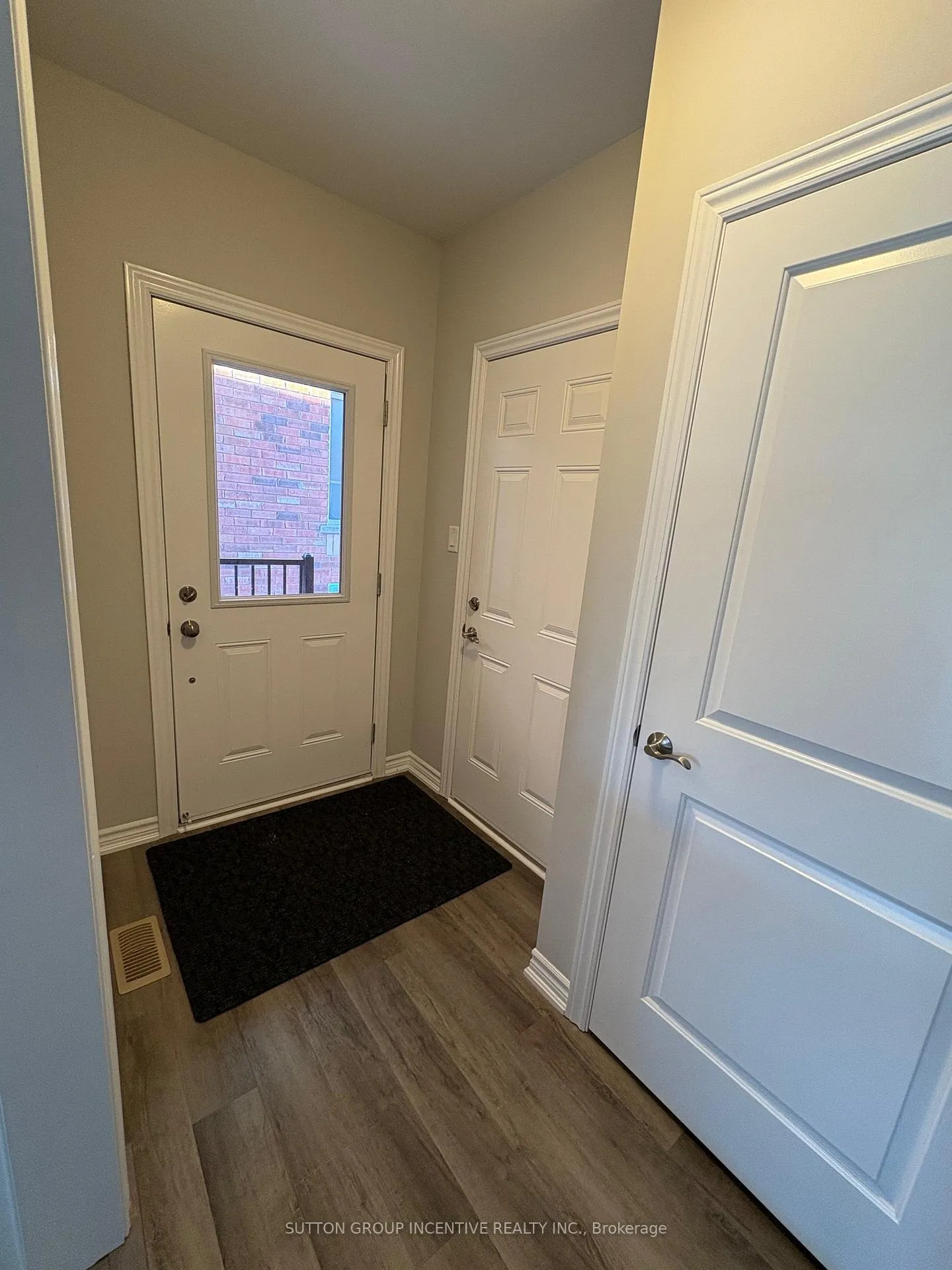 Photo 3 of 1277B Leslie Drive, Innisfil, Alcona — HOMEH