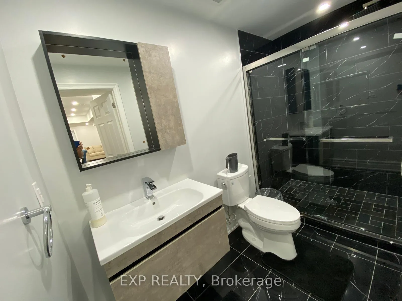 Photo 6 of 8 Ralph Chalmers Avenue, Markham, Wismer — HOMEH