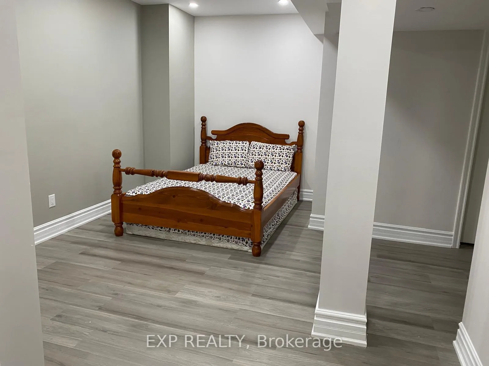 Photo 10 of 8 Ralph Chalmers Avenue, Markham, Wismer — HOMEH
