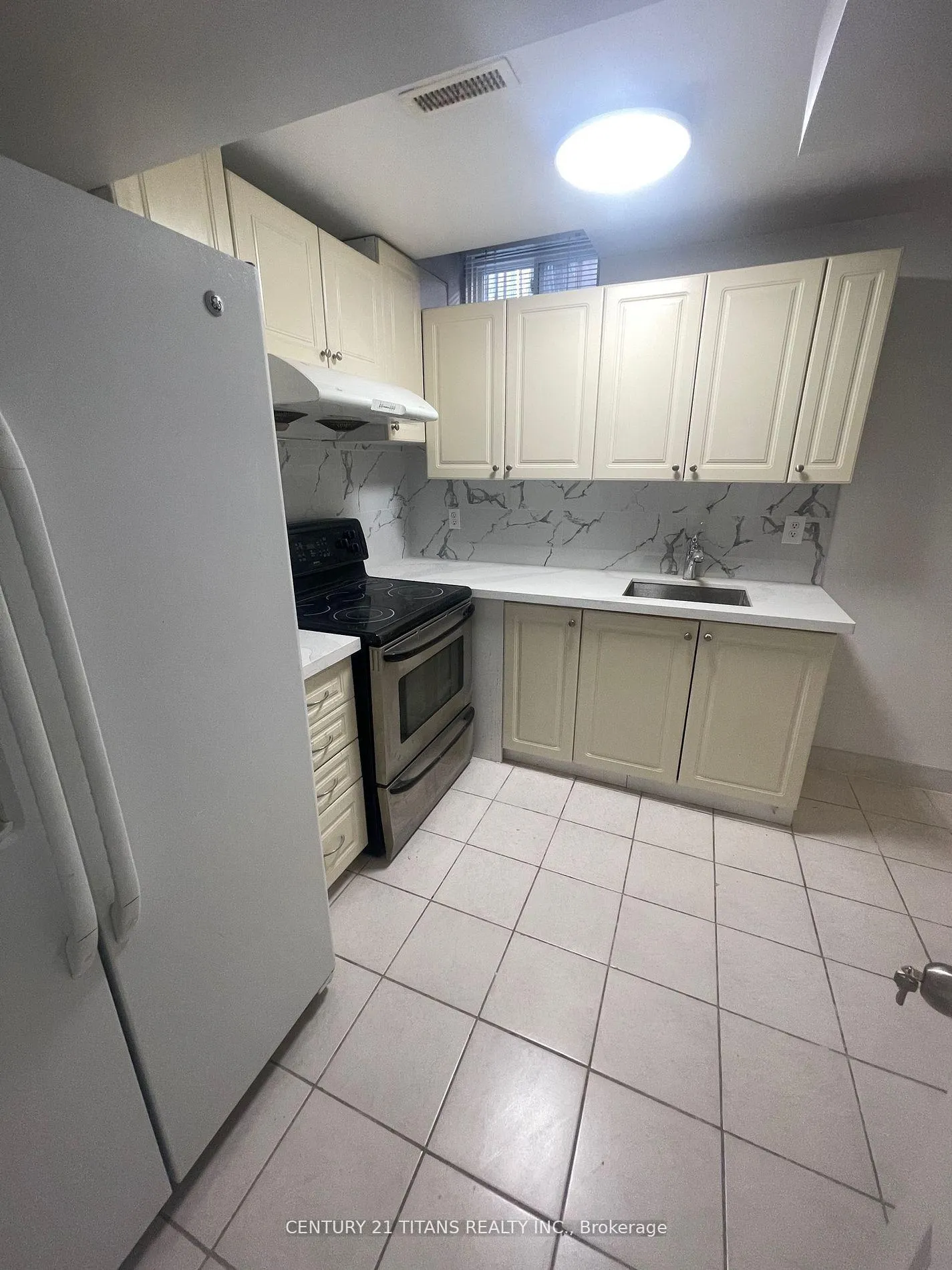 Photo 5 of 56 Colonel Marr Road, Markham, Buttonville — HOMEH