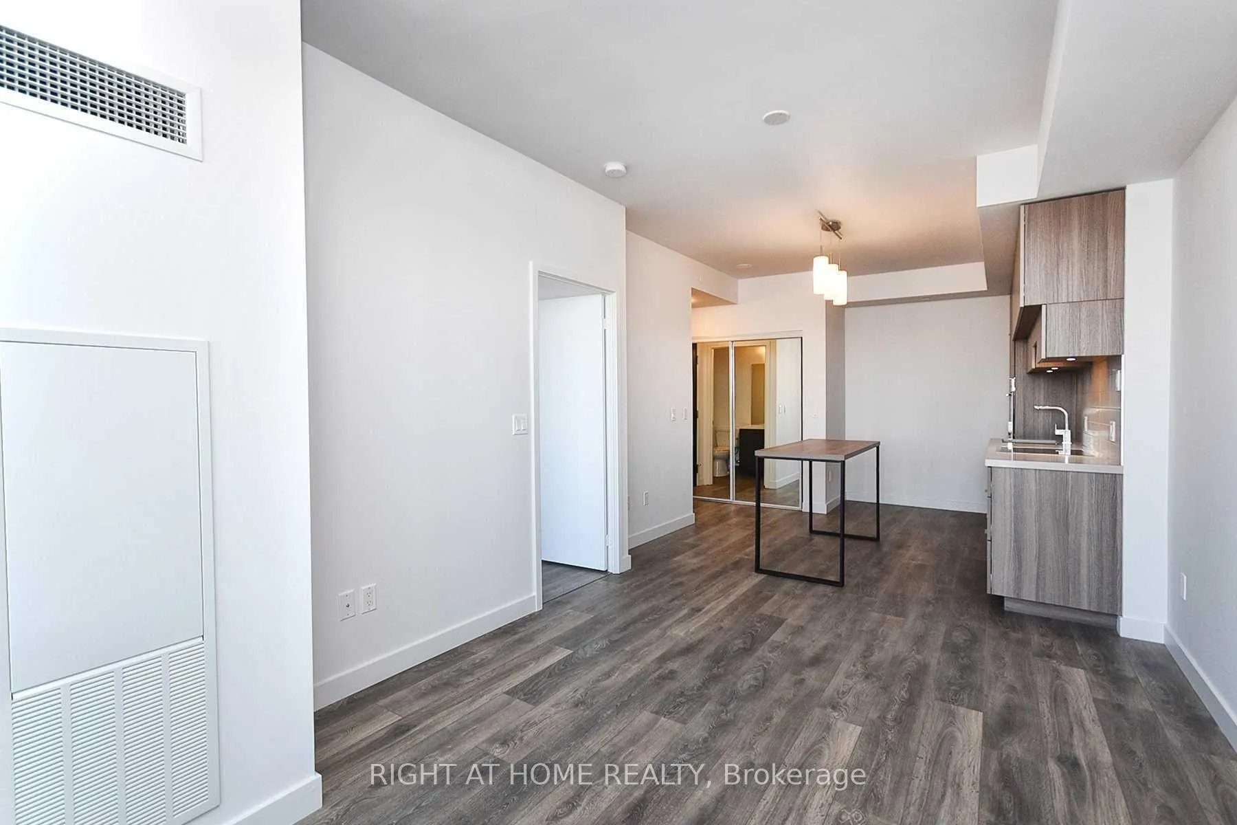 Photo 8 of Unit 3407, 8 Eglinton Avenue E, Toronto, Mount Pleasant West — HOMEH