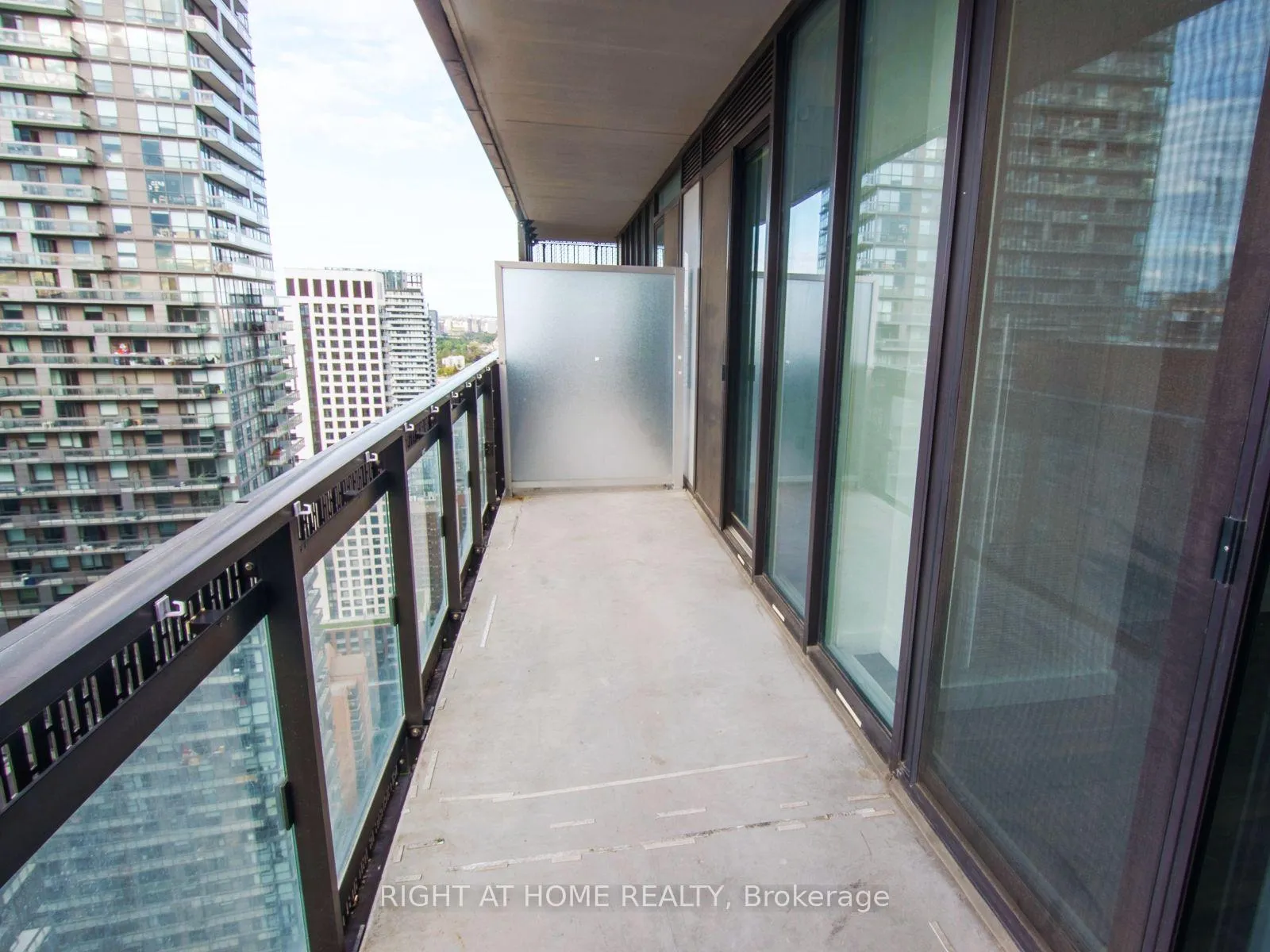 Photo 15 of Unit 3407, 8 Eglinton Avenue E, Toronto, Mount Pleasant West — HOMEH
