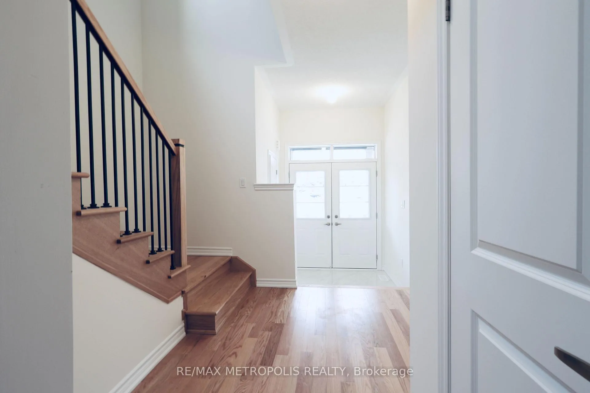 Photo 2 of 1163 Azalea Avenue, Pickering, Rural Pickering — HOMEH