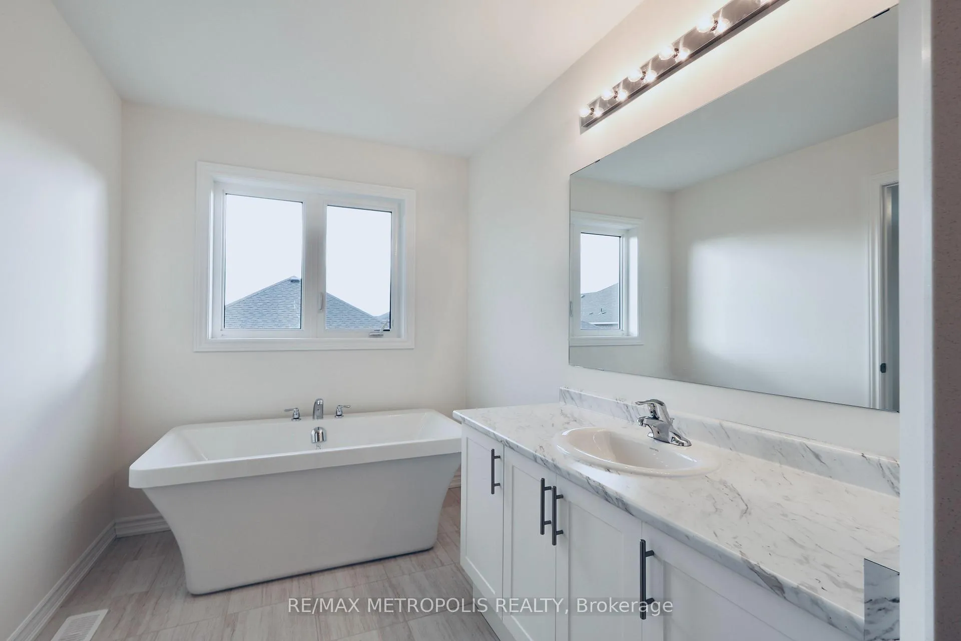 Photo 23 of 1163 Azalea Avenue, Pickering, Rural Pickering — HOMEH