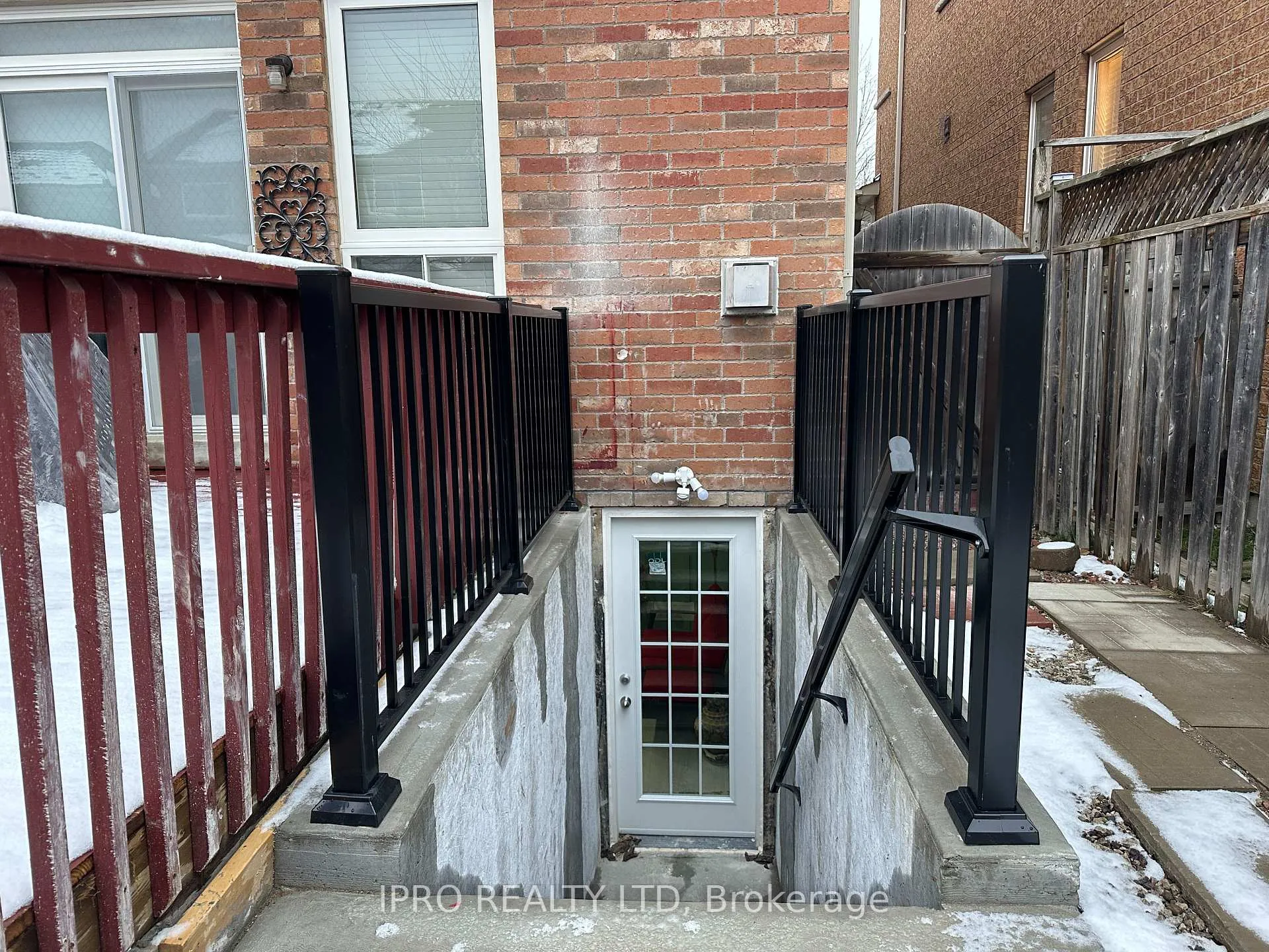 Photo 2 of Unit bsmt, 34 Nathaniel Crescent, Brampton, Bram West — HOMEH