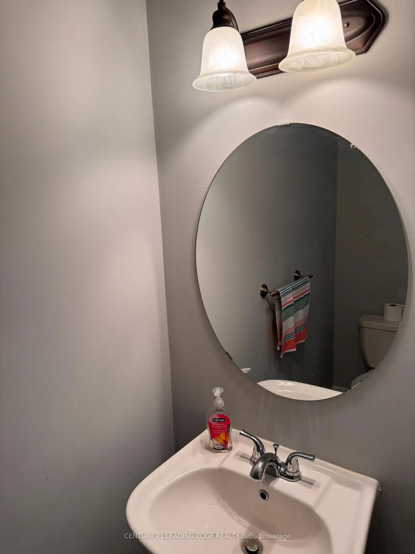 Photo 4 of 10 Tufo Avenue, Markham, Victoria Square — HOMEH