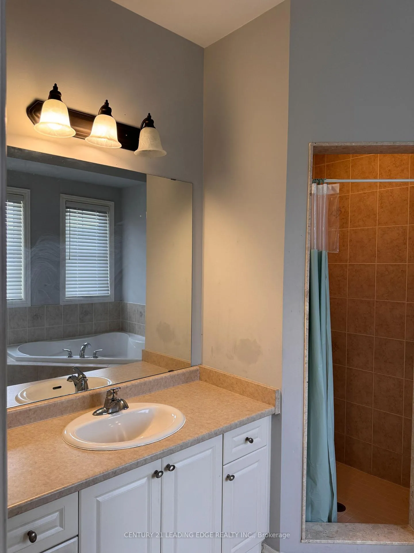 Photo 9 of 10 Tufo Avenue, Markham, Victoria Square — HOMEH