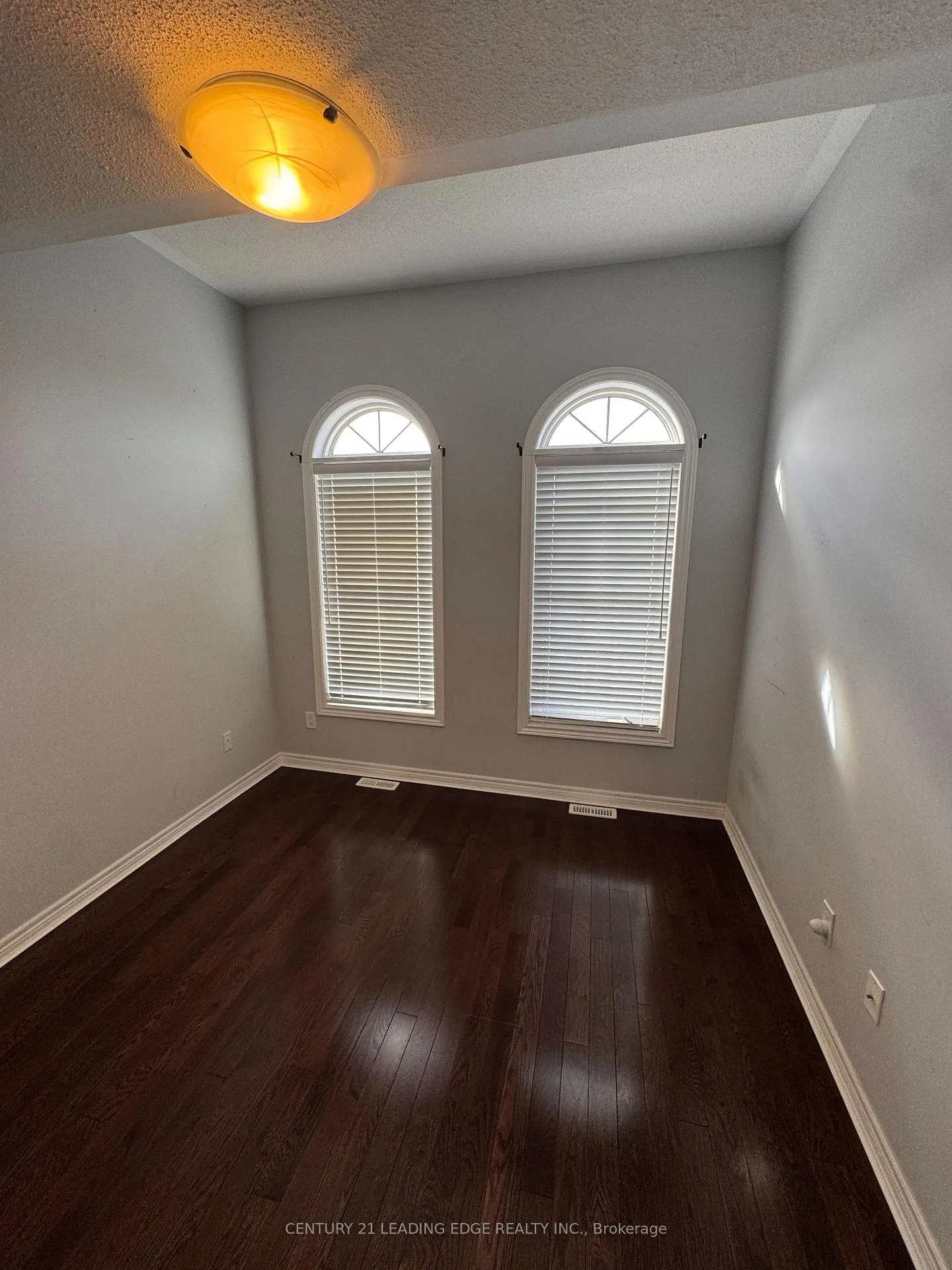 Photo 12 of 10 Tufo Avenue, Markham, Victoria Square — HOMEH