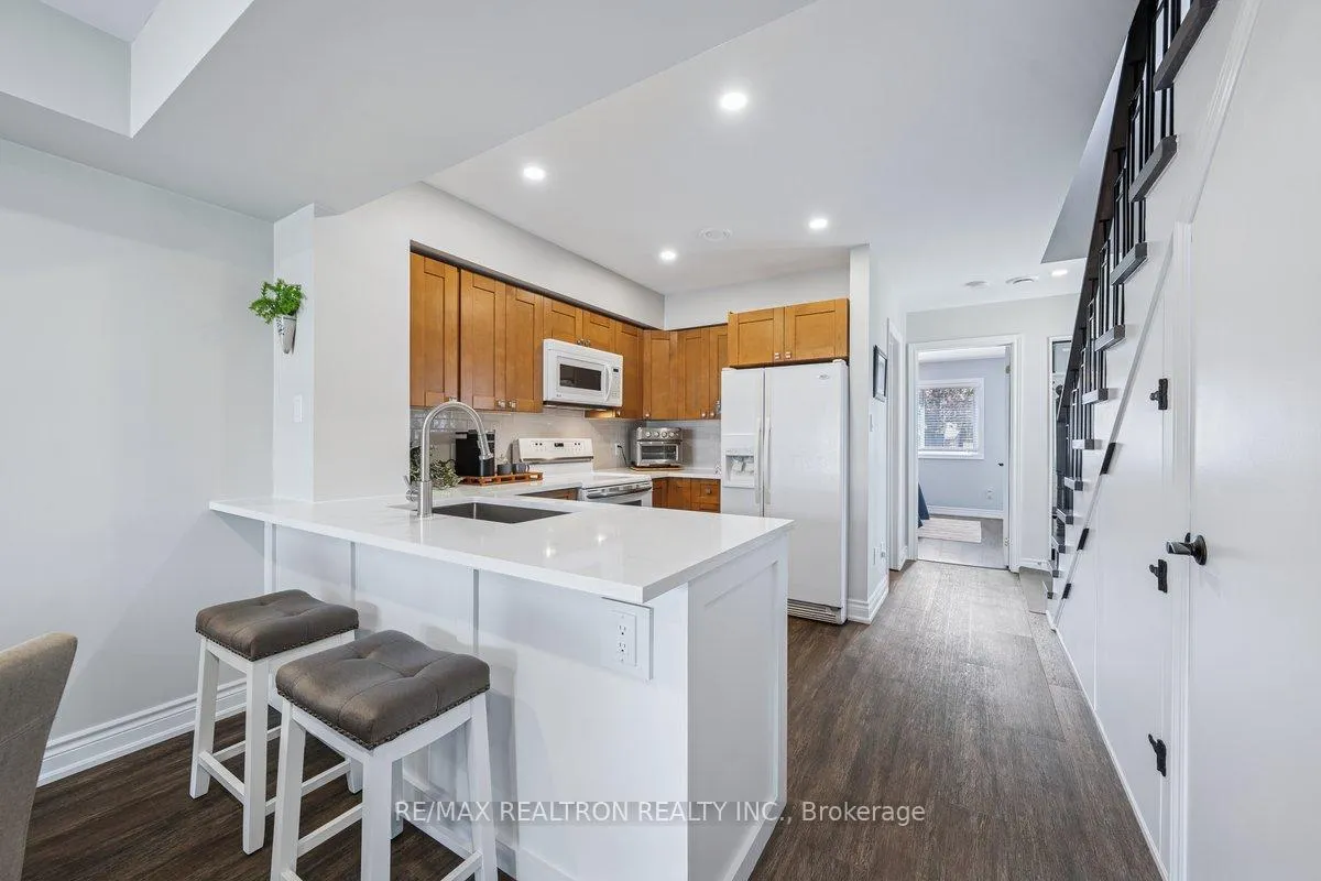 Photo 13 of Unit 9, 11 Laguna Parkway, Ramara, Brechin — HOMEH