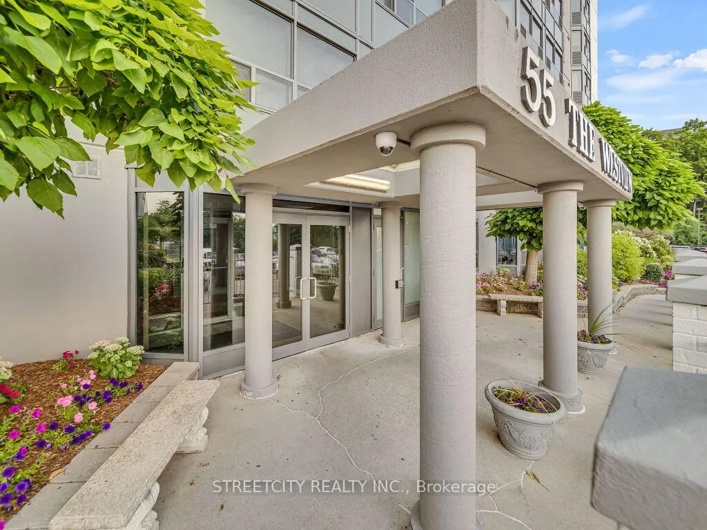 Photo 5 of Unit 814, 55 Green Valley Drive, Kitchener — HOMEH