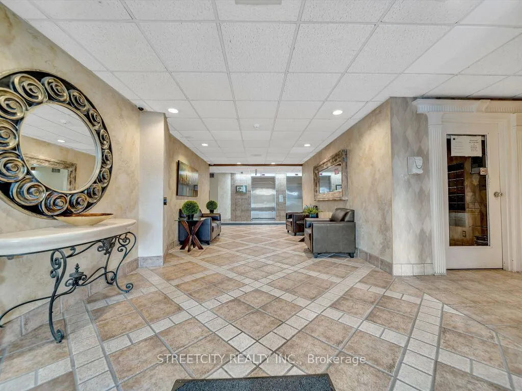 Photo 7 of Unit 814, 55 Green Valley Drive, Kitchener — HOMEH