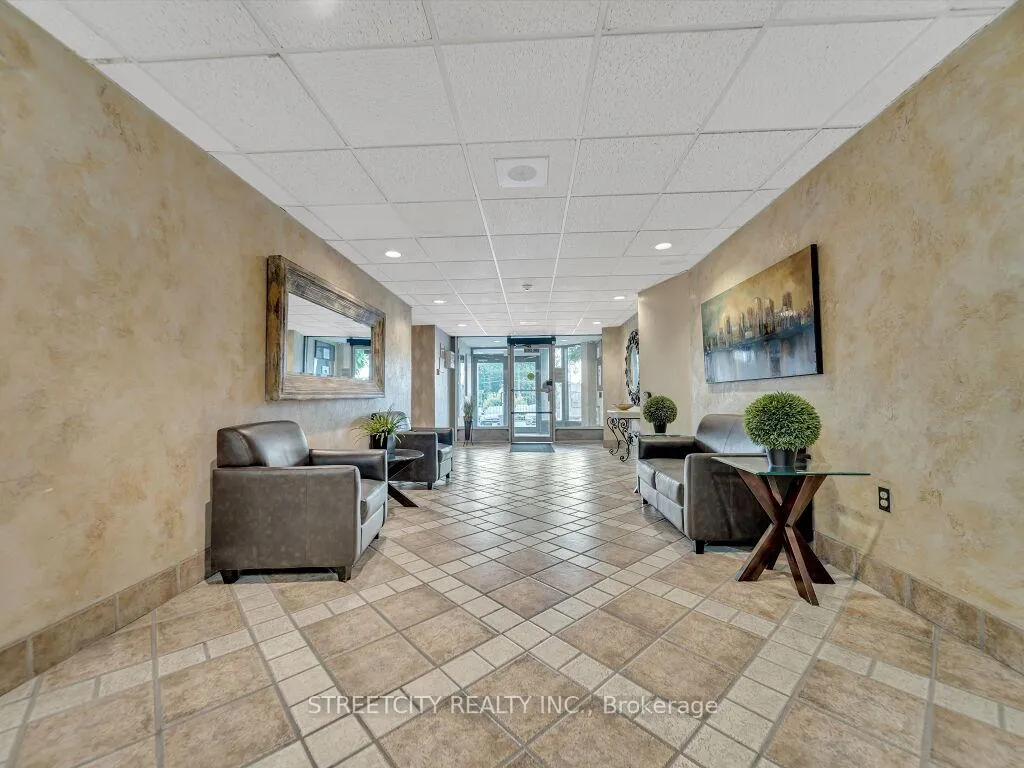 Photo 8 of Unit 814, 55 Green Valley Drive, Kitchener — HOMEH