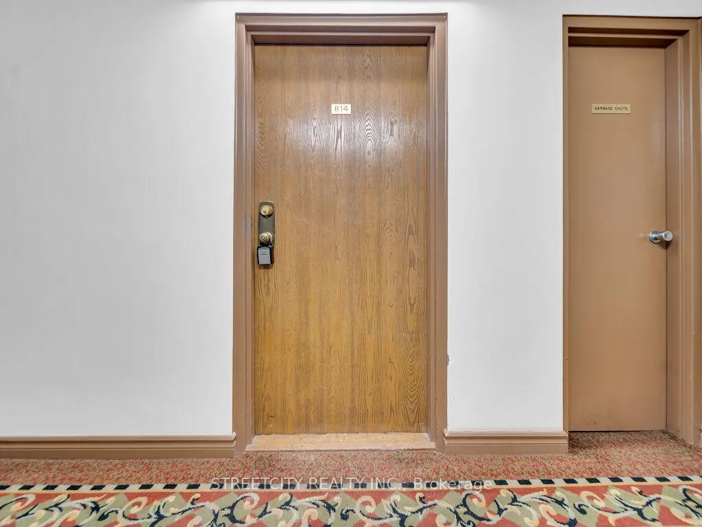 Photo 10 of Unit 814, 55 Green Valley Drive, Kitchener — HOMEH