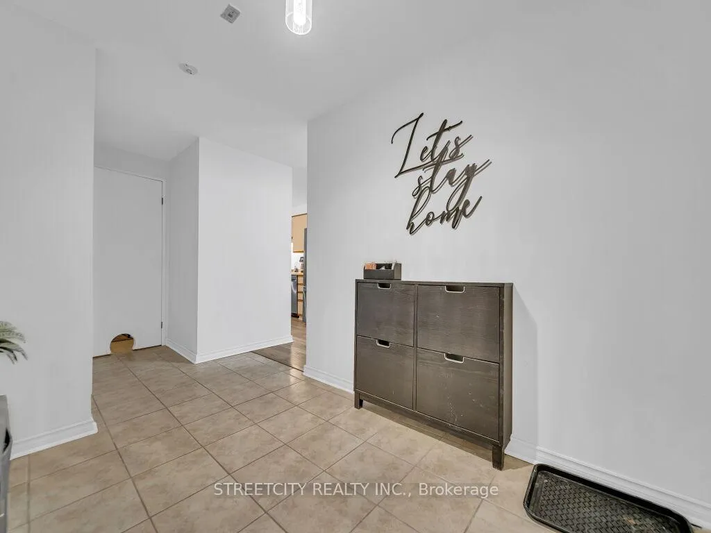 Photo 11 of Unit 814, 55 Green Valley Drive, Kitchener — HOMEH