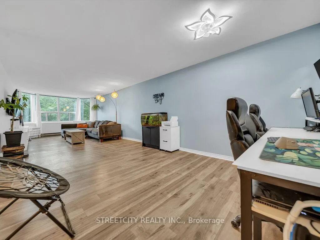 Photo 14 of Unit 814, 55 Green Valley Drive, Kitchener — HOMEH