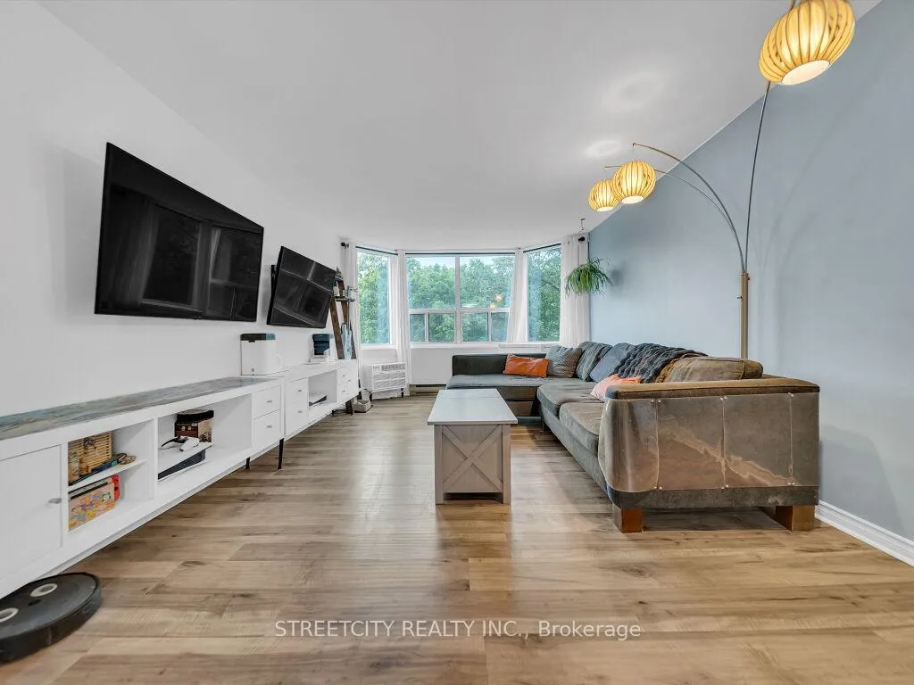 Photo 15 of Unit 814, 55 Green Valley Drive, Kitchener — HOMEH