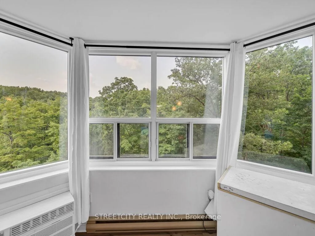 Photo 17 of Unit 814, 55 Green Valley Drive, Kitchener — HOMEH