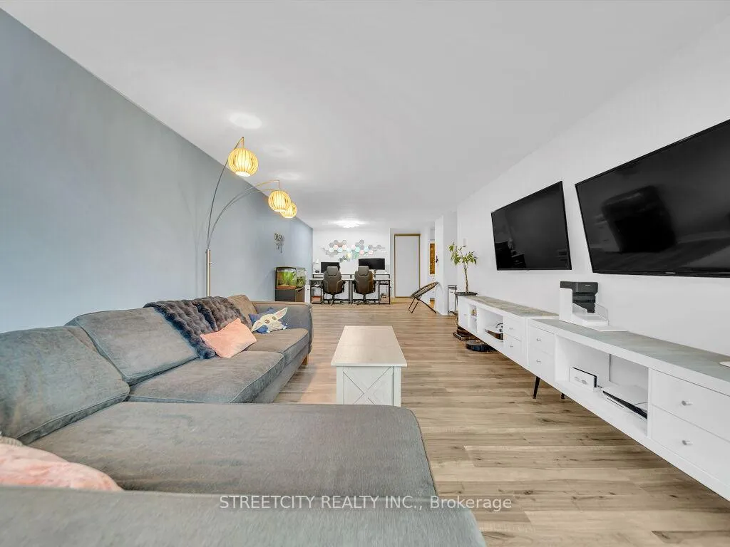Photo 18 of Unit 814, 55 Green Valley Drive, Kitchener — HOMEH