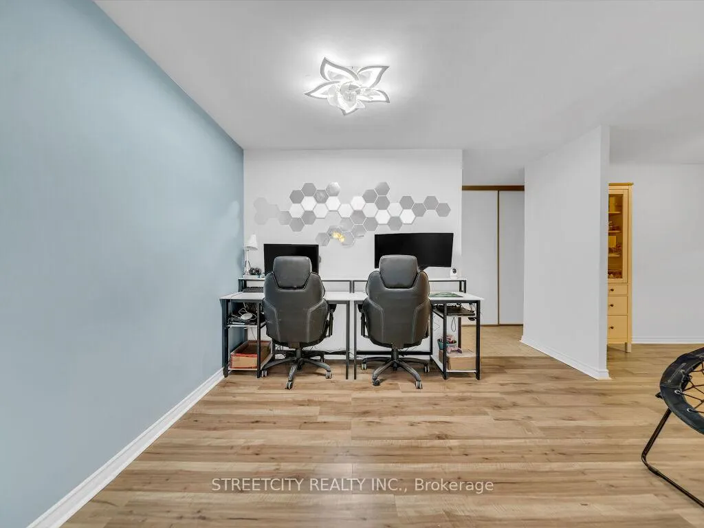 Photo 19 of Unit 814, 55 Green Valley Drive, Kitchener — HOMEH