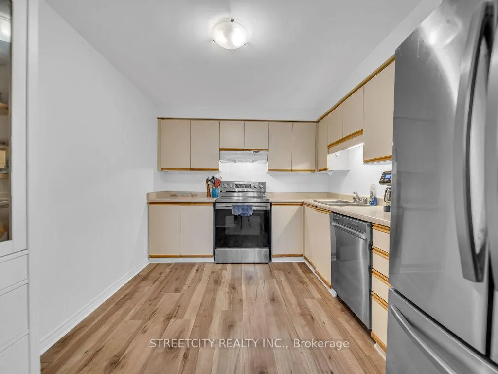 Photo 21 of Unit 814, 55 Green Valley Drive, Kitchener — HOMEH
