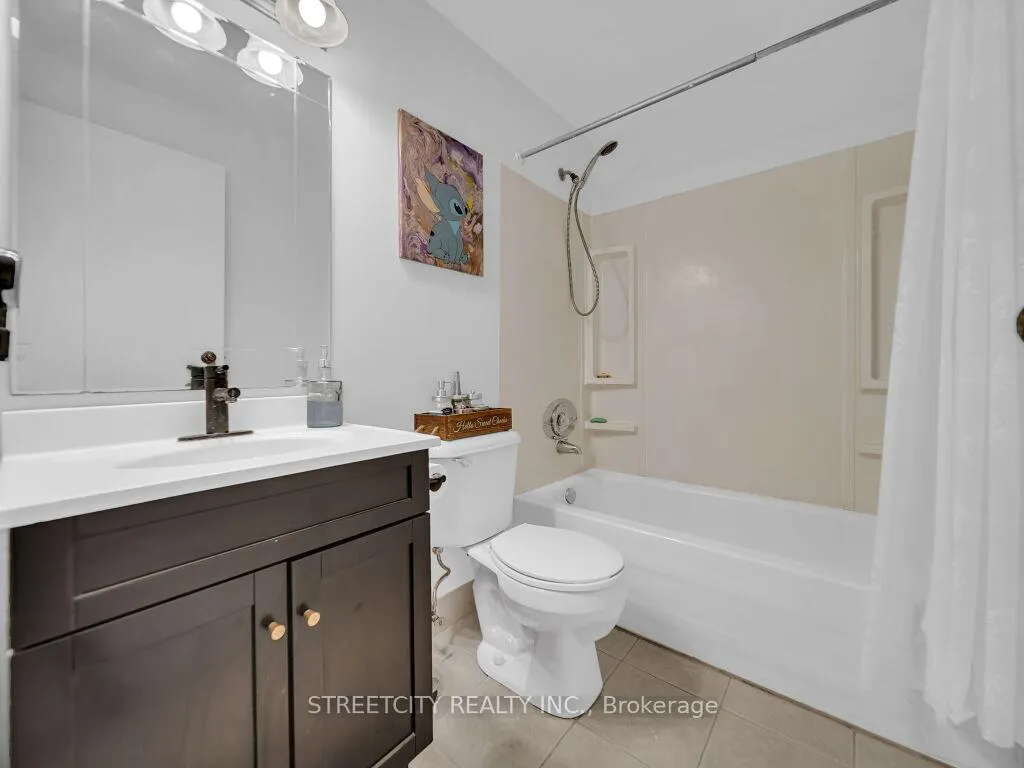 Photo 31 of Unit 814, 55 Green Valley Drive, Kitchener — HOMEH
