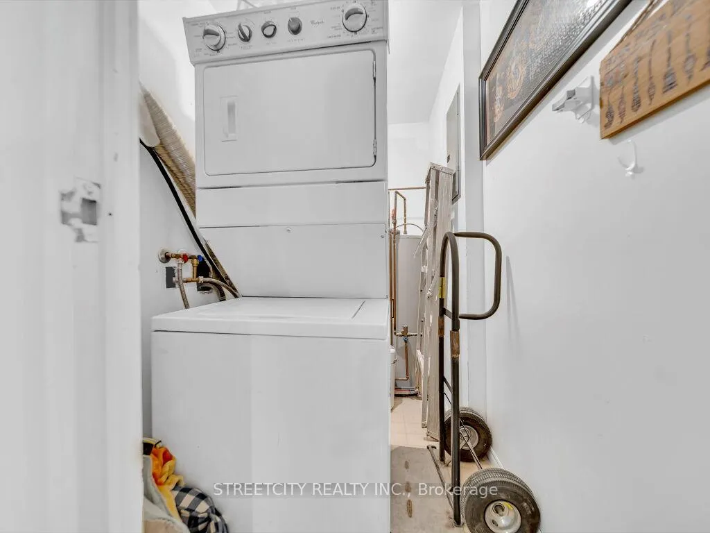 Photo 33 of Unit 814, 55 Green Valley Drive, Kitchener — HOMEH