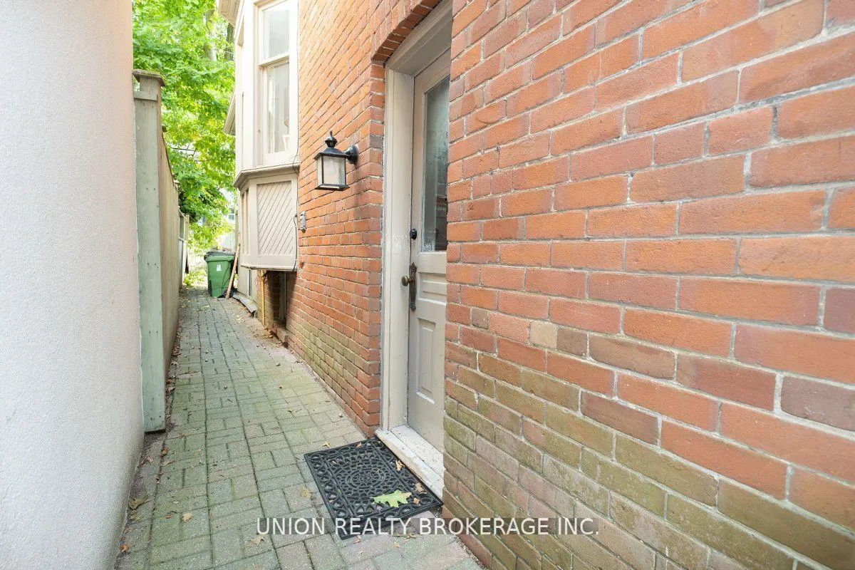 Photo 2 of Unit B2, 33 Balsam Avenue, Toronto, The Beaches — HOMEH