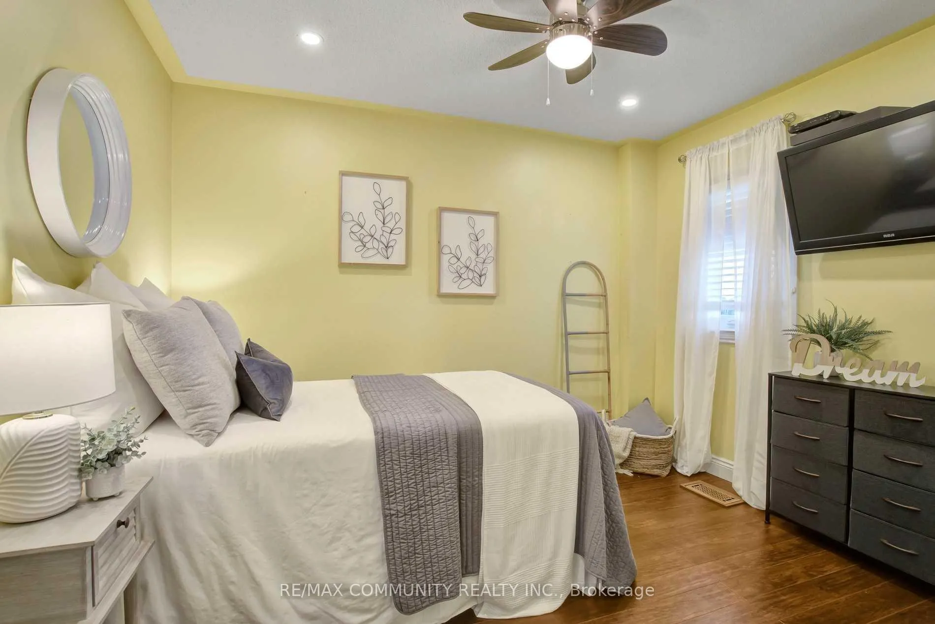 Photo 10 of 59 Oke Road, Clarington, Courtice — HOMEH
