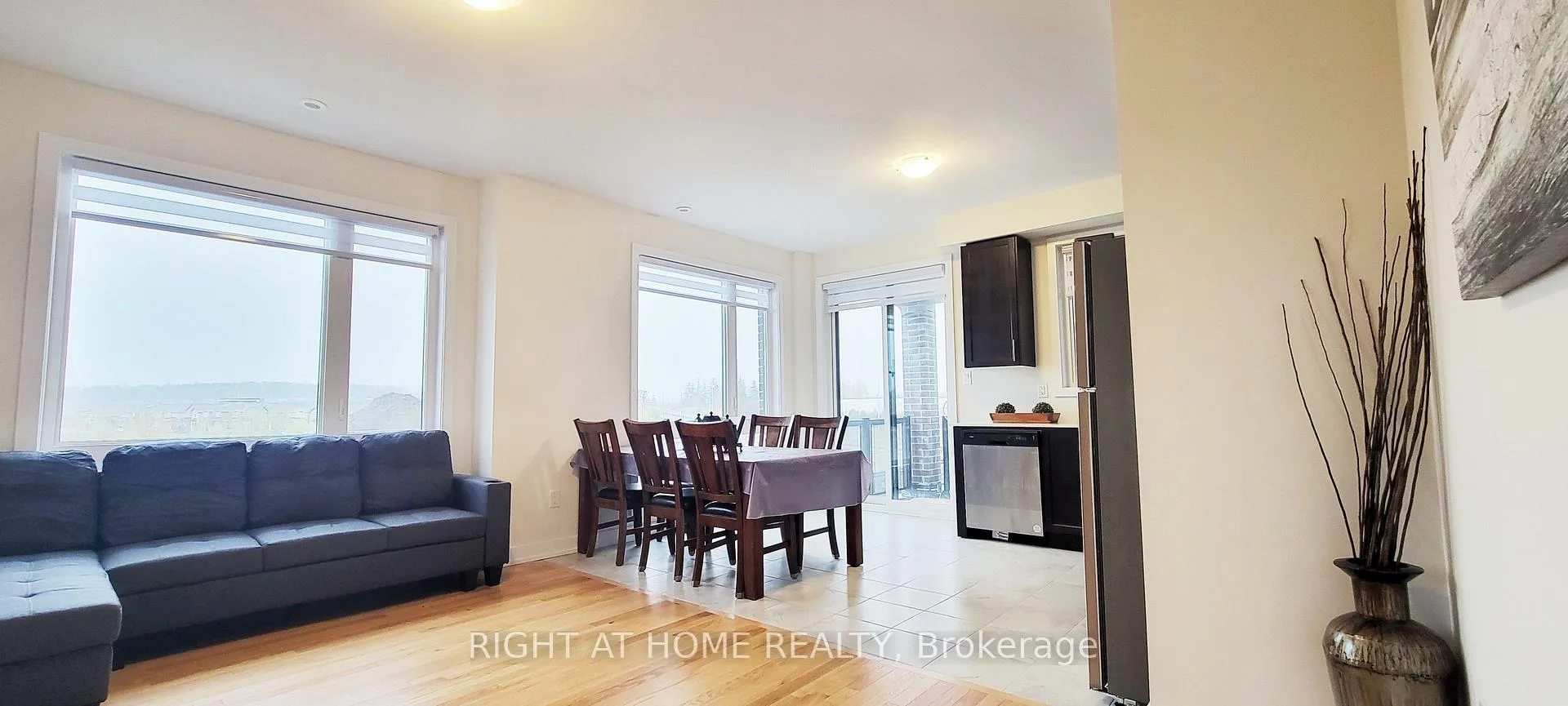 Photo 13 of 121 Stauffer Crescent, Markham, Cornell — HOMEH