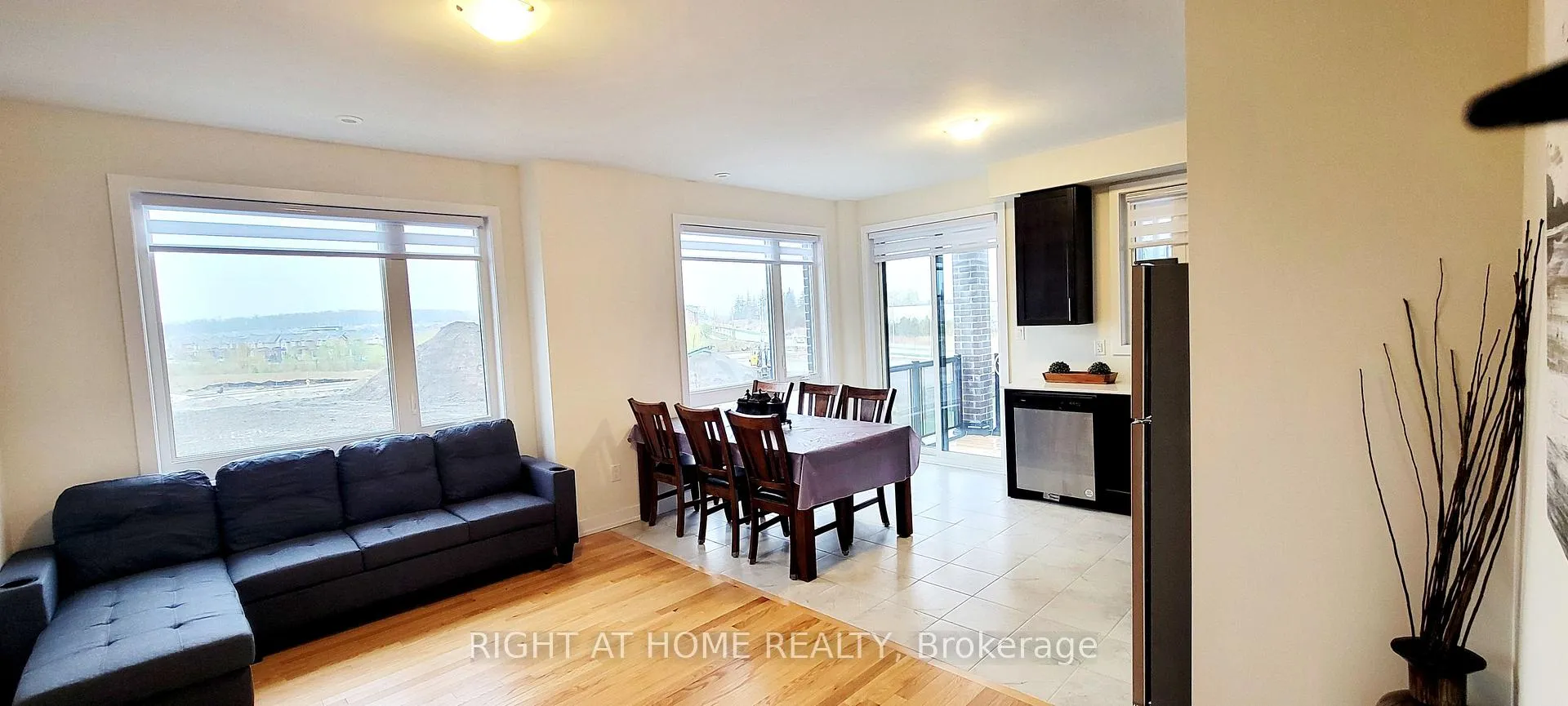 Photo 15 of 121 Stauffer Crescent, Markham, Cornell — HOMEH