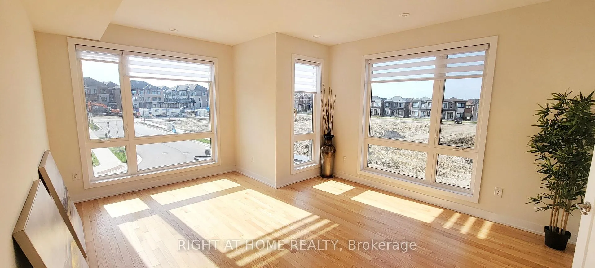 Photo 17 of 121 Stauffer Crescent, Markham, Cornell — HOMEH