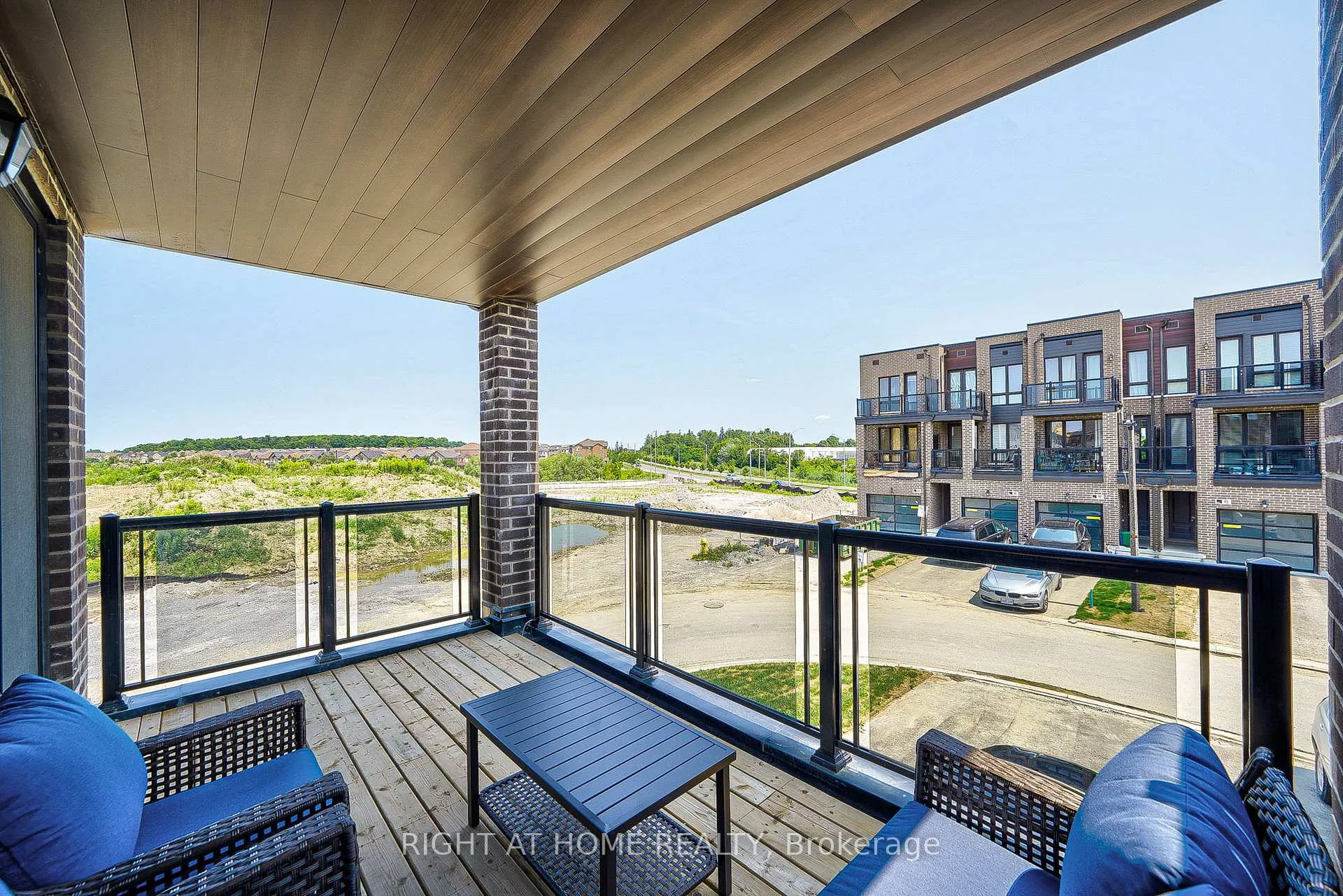 Photo 21 of 121 Stauffer Crescent, Markham, Cornell — HOMEH