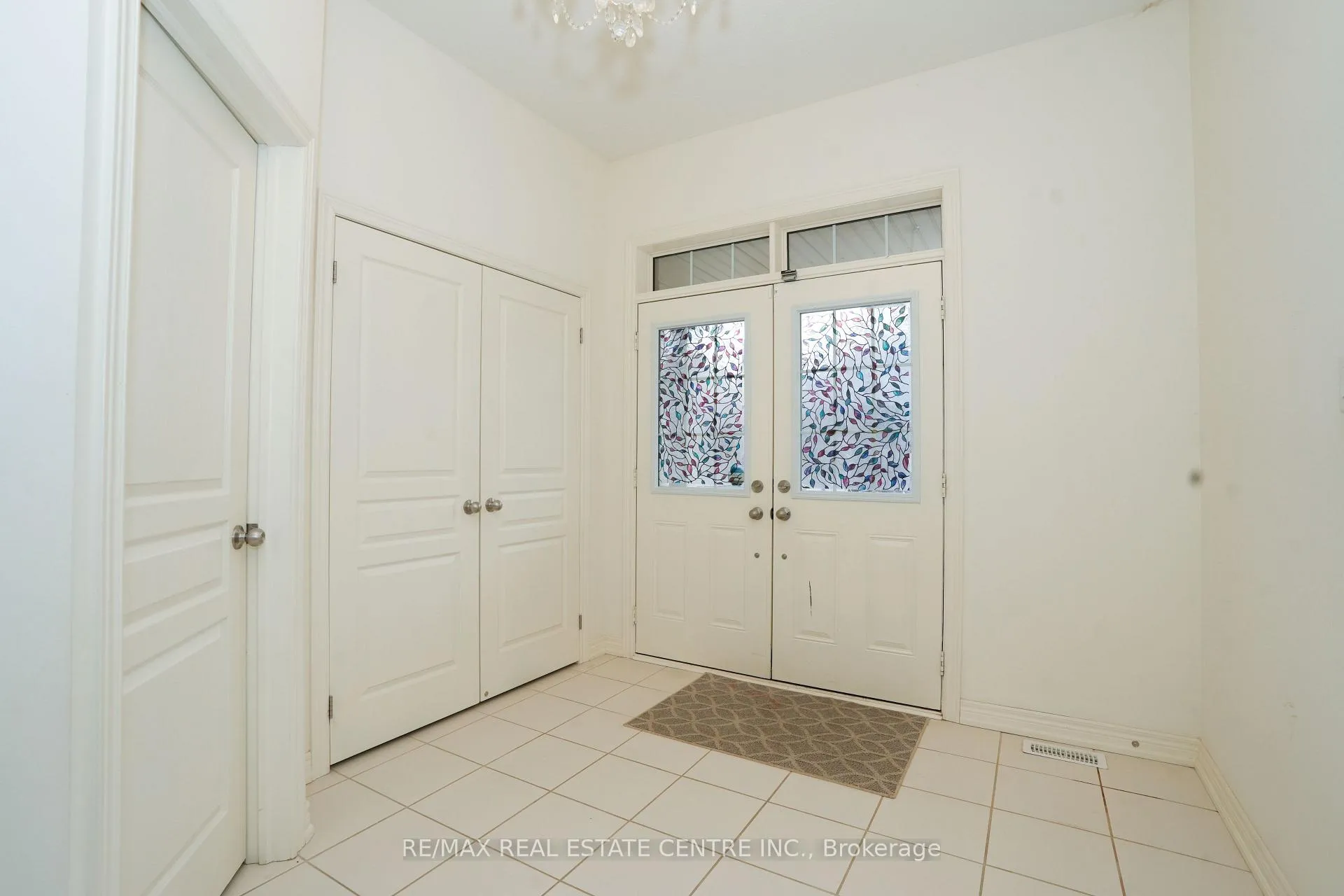 Photo 3 of 11 oconnor Crescent, Brampton, Northwest Brampton — HOMEH