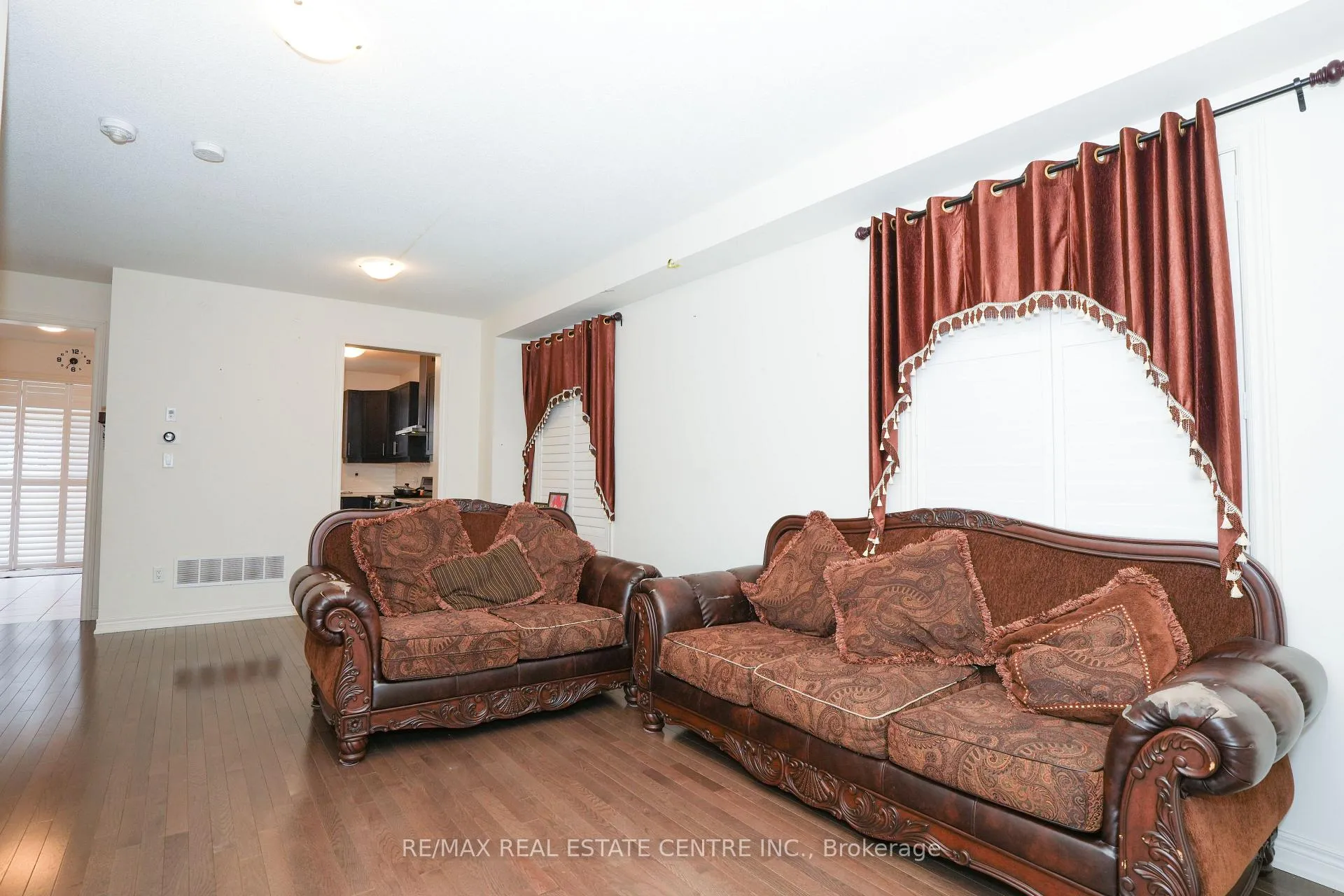 Photo 4 of 11 oconnor Crescent, Brampton, Northwest Brampton — HOMEH