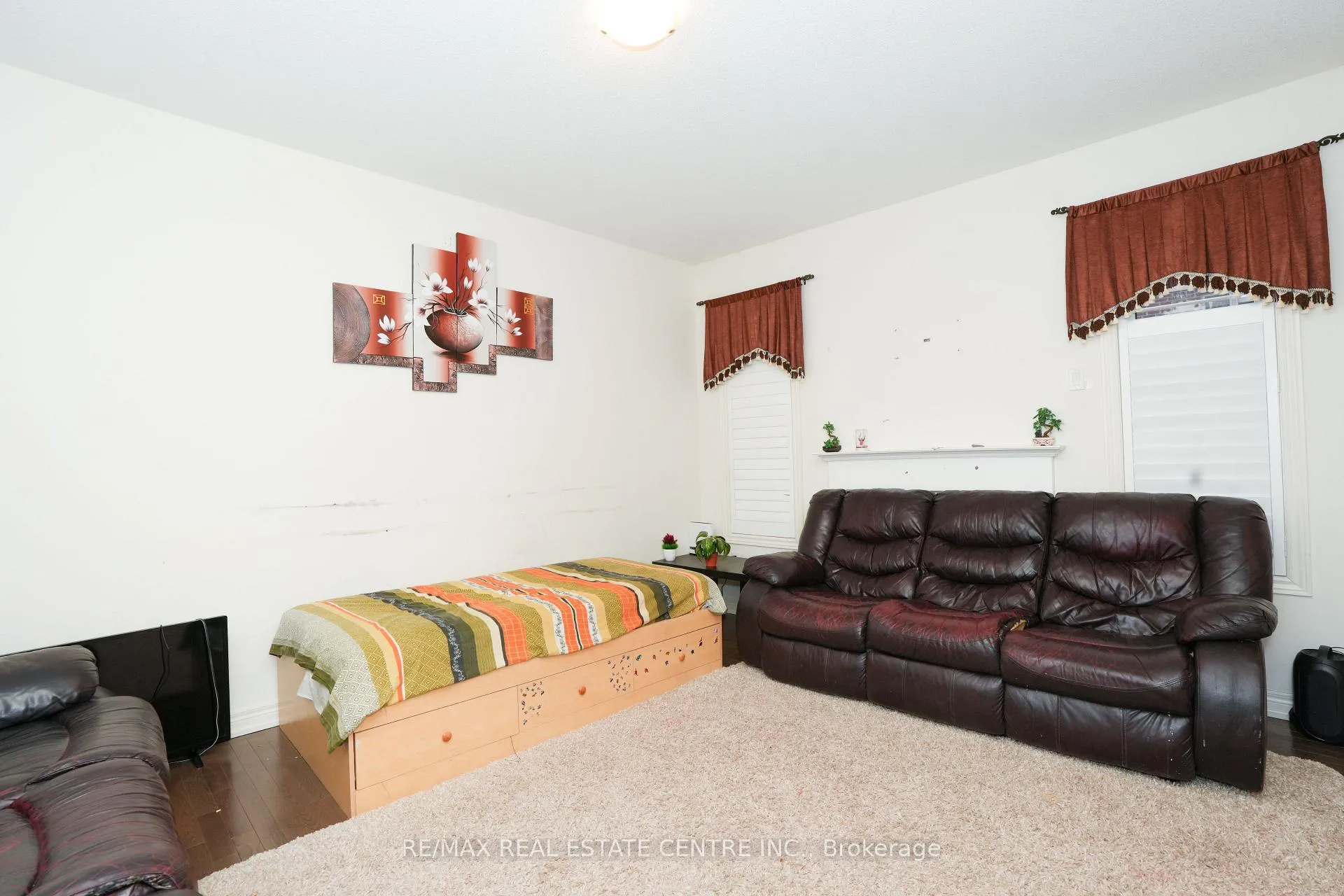 Photo 6 of 11 oconnor Crescent, Brampton, Northwest Brampton — HOMEH