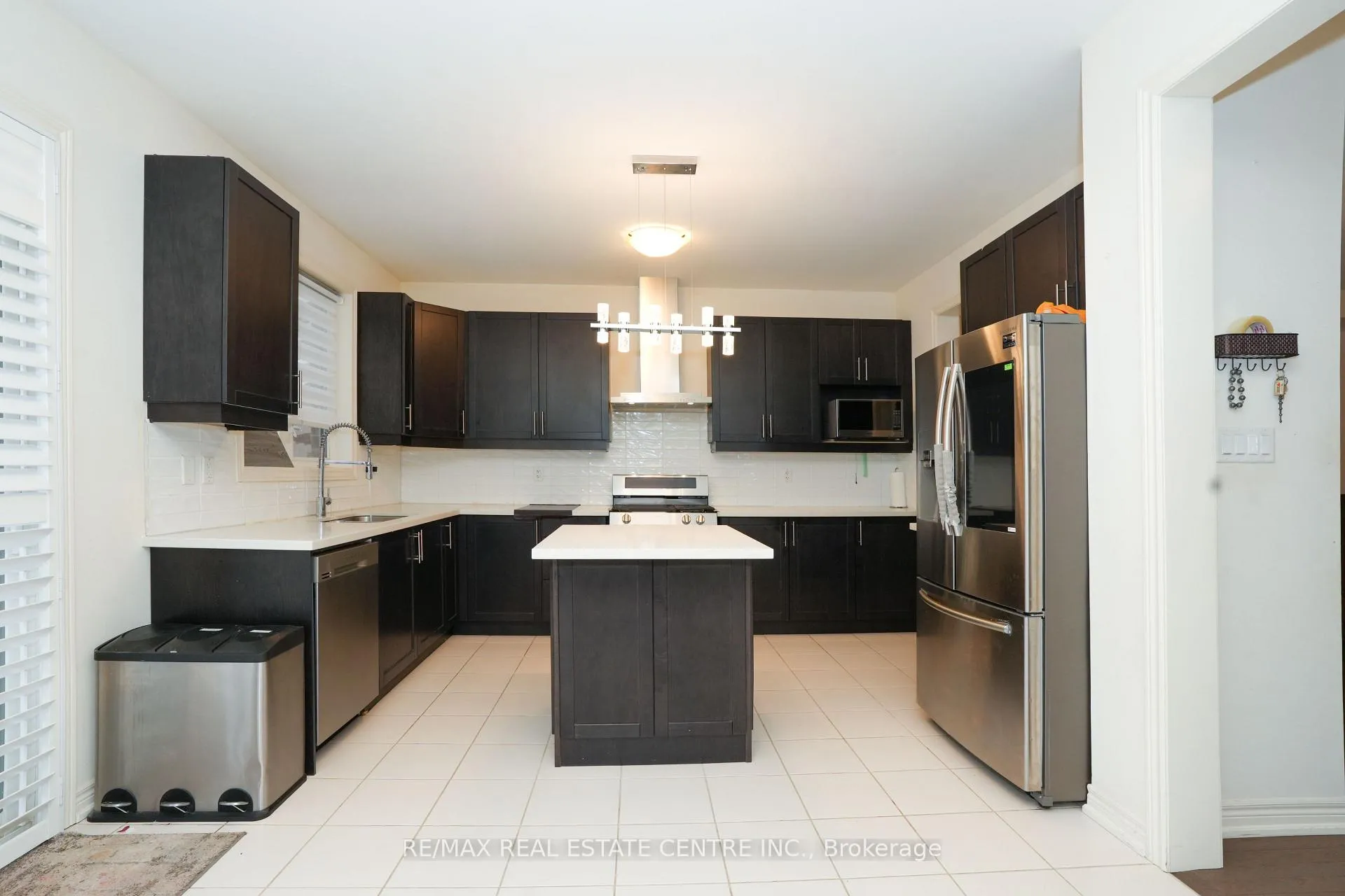 Photo 8 of 11 oconnor Crescent, Brampton, Northwest Brampton — HOMEH