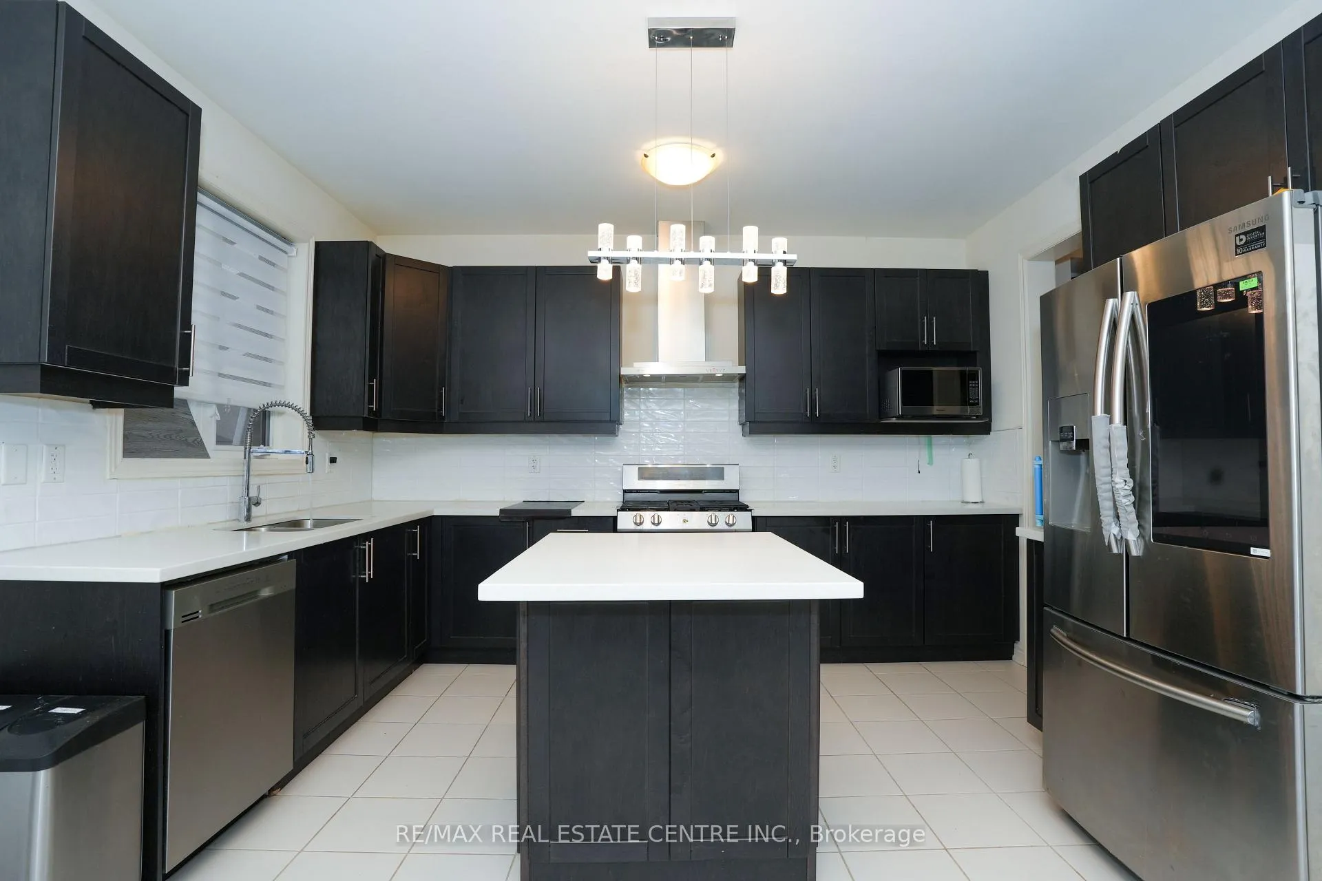 Photo 10 of 11 oconnor Crescent, Brampton, Northwest Brampton — HOMEH