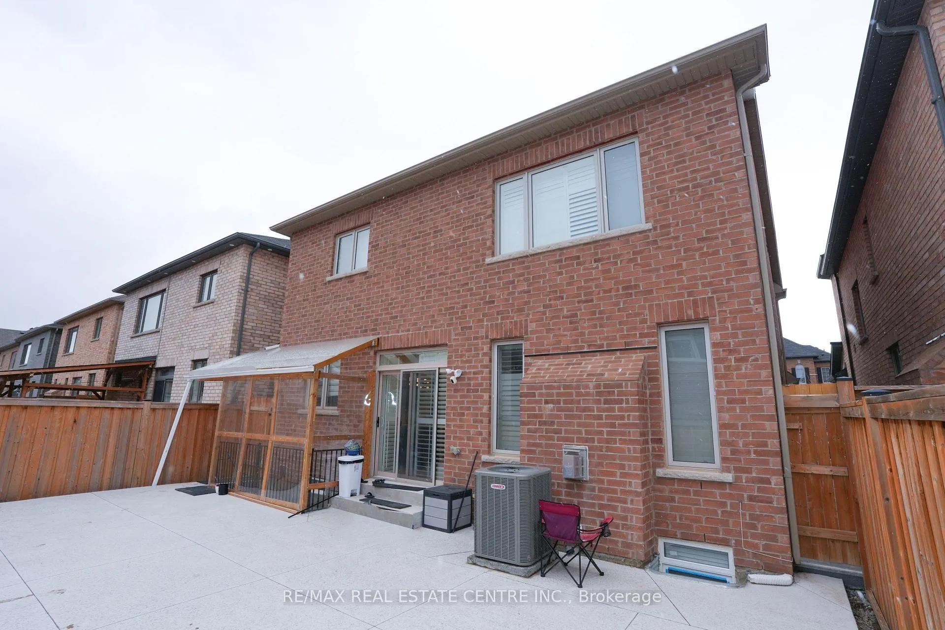 Photo 30 of 11 oconnor Crescent, Brampton, Northwest Brampton — HOMEH